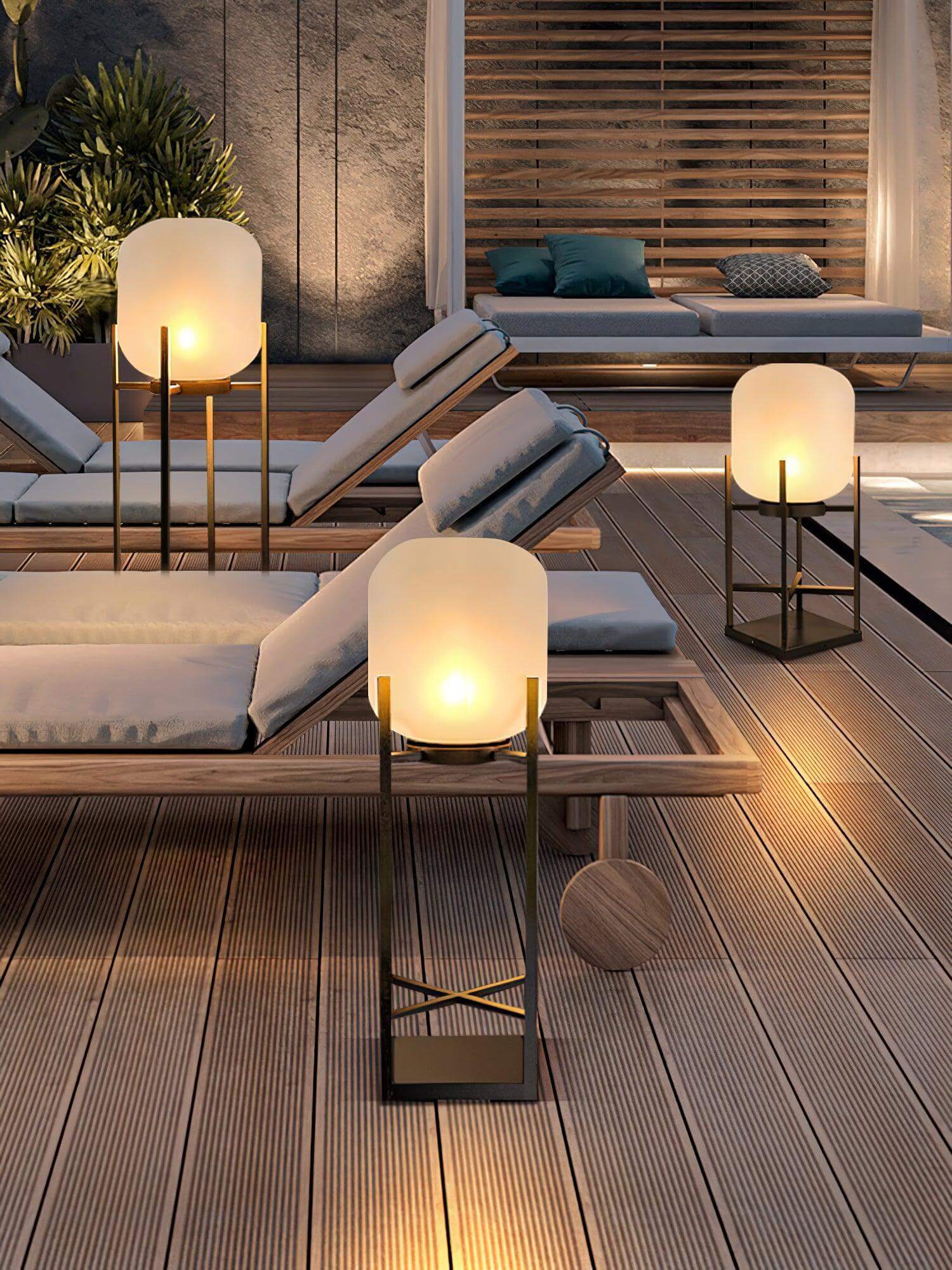 Tutavo Outdoor Floor Lamp