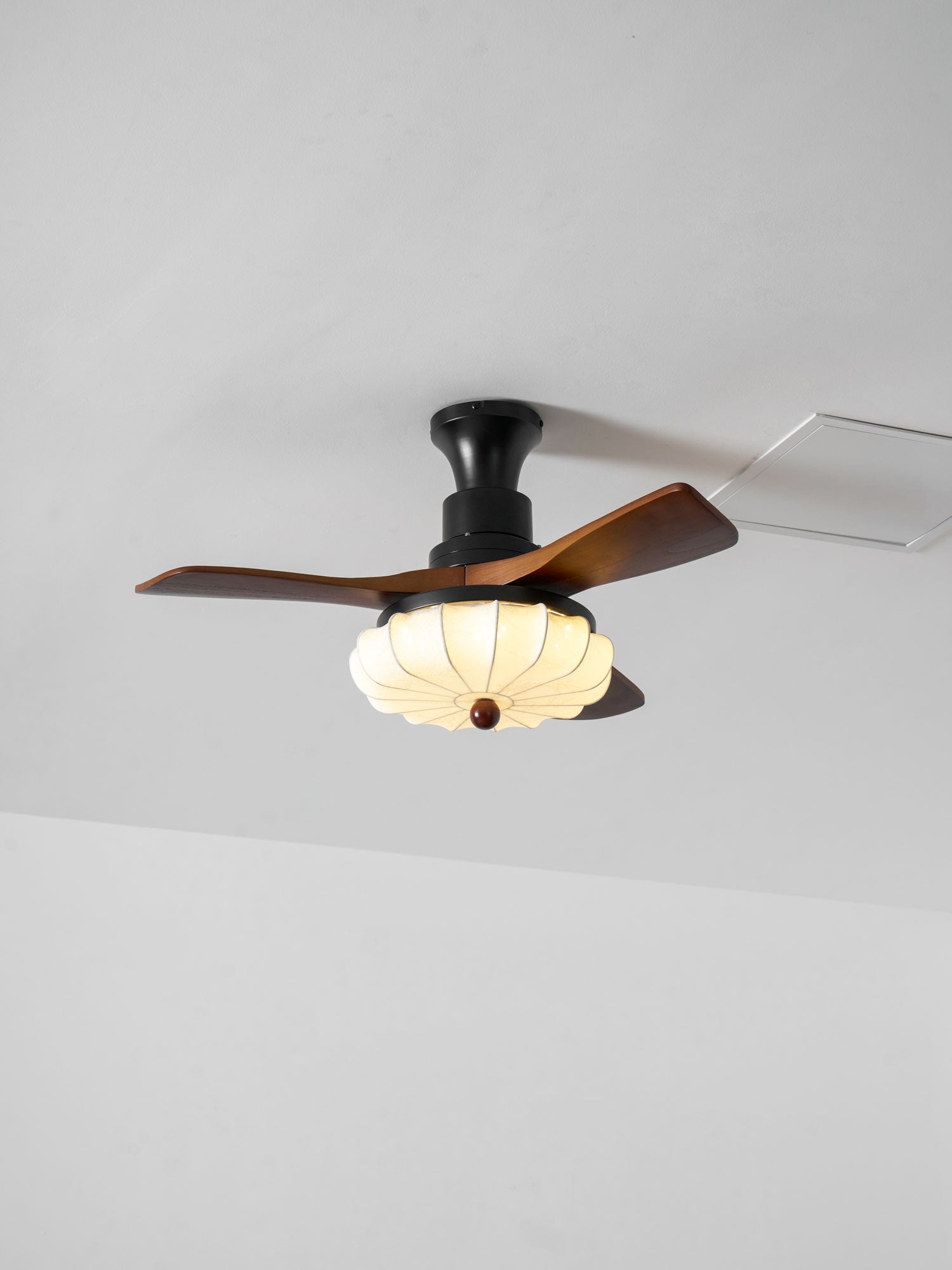 Allinyo Lotus Ceiling Fan Light
