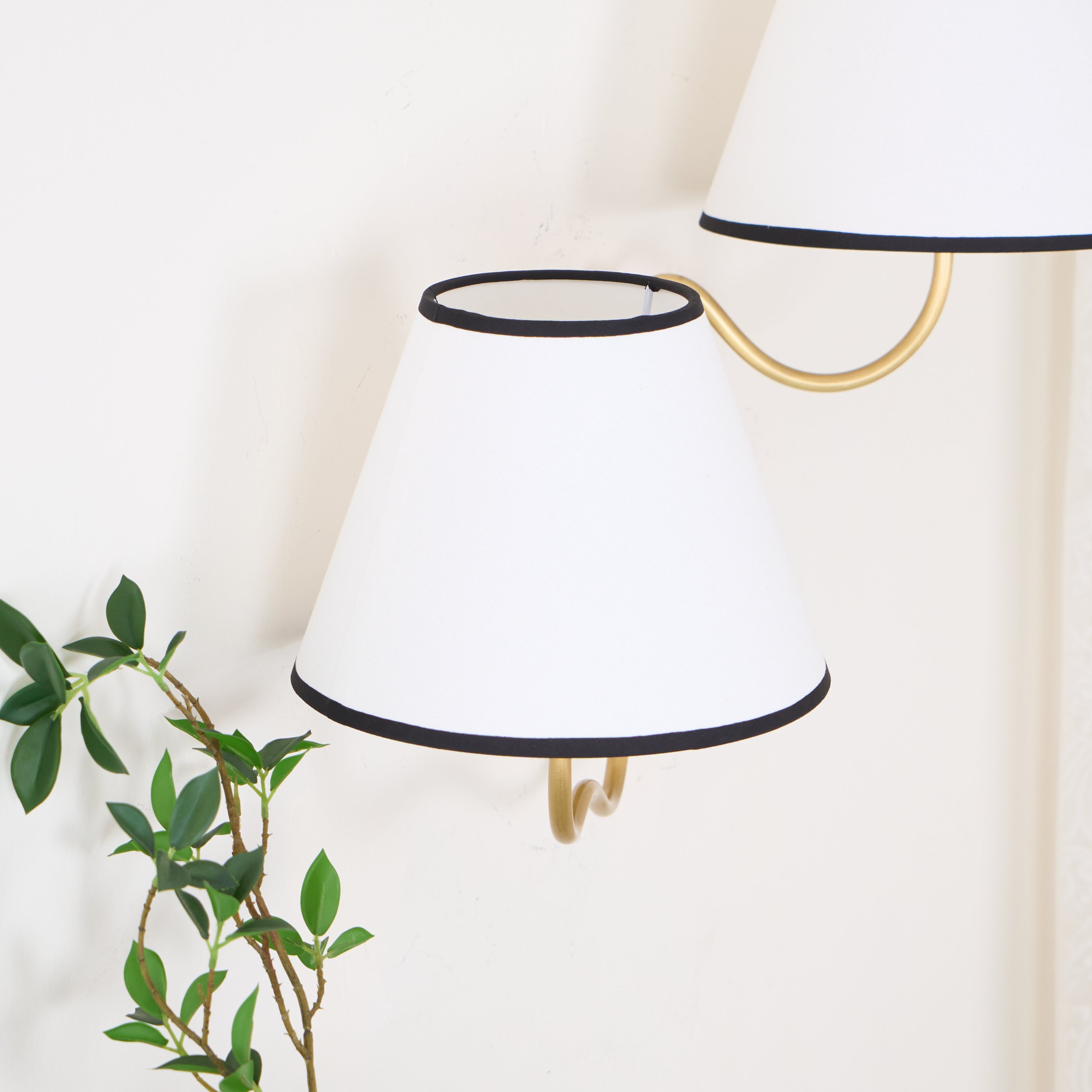 Ogimoral Wavy Wall Light