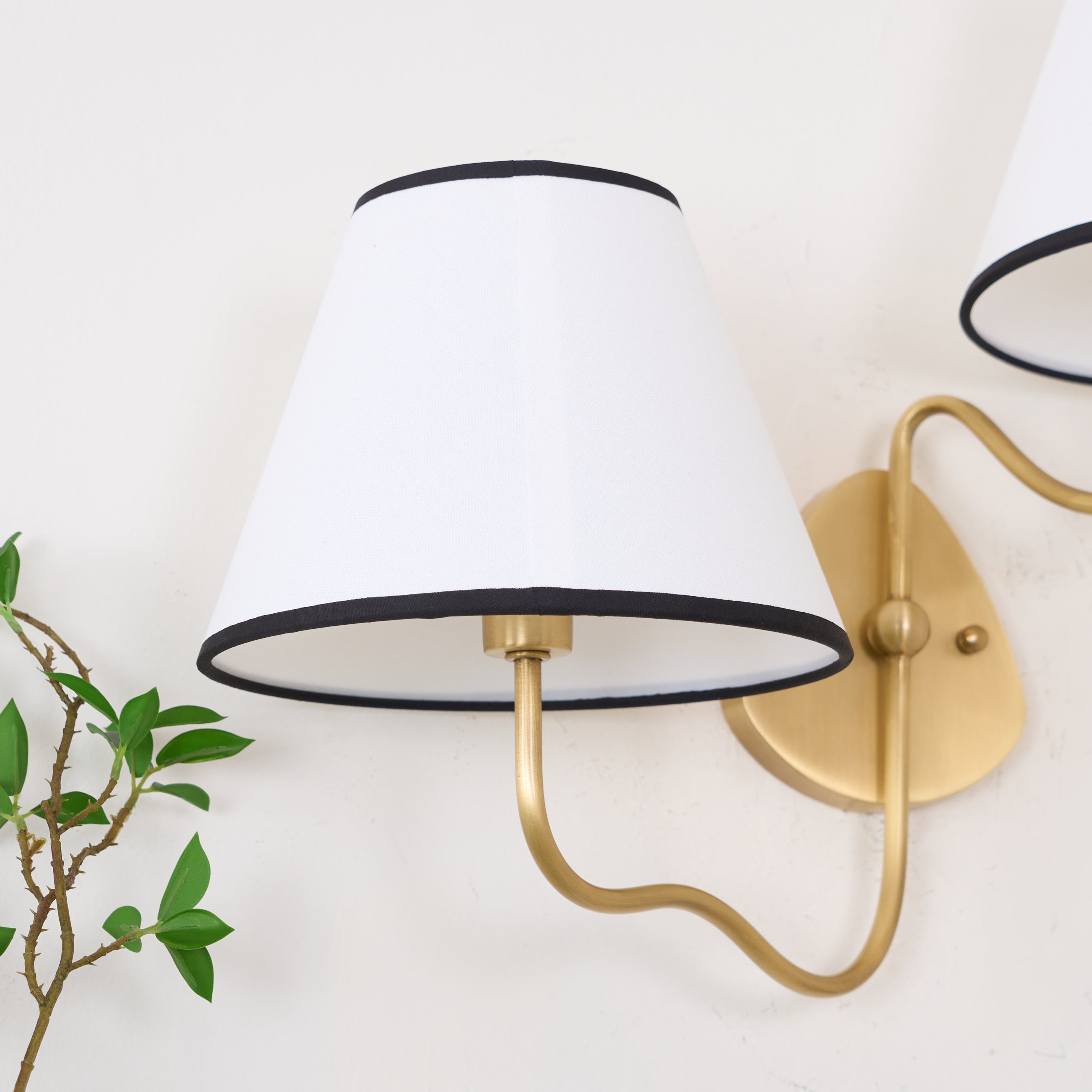 Ogimoral Wavy Wall Light