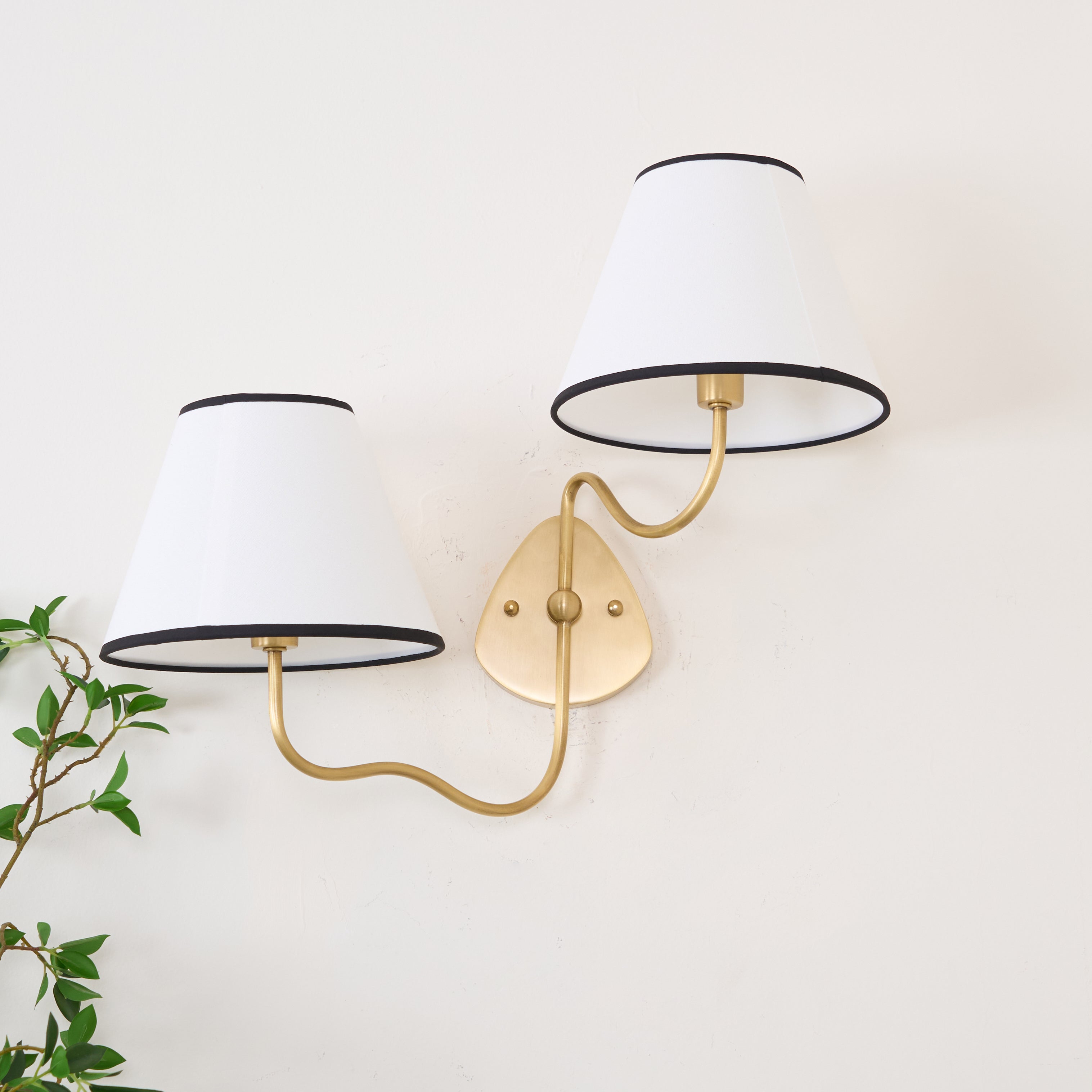 Ogimoral Wavy Wall Light