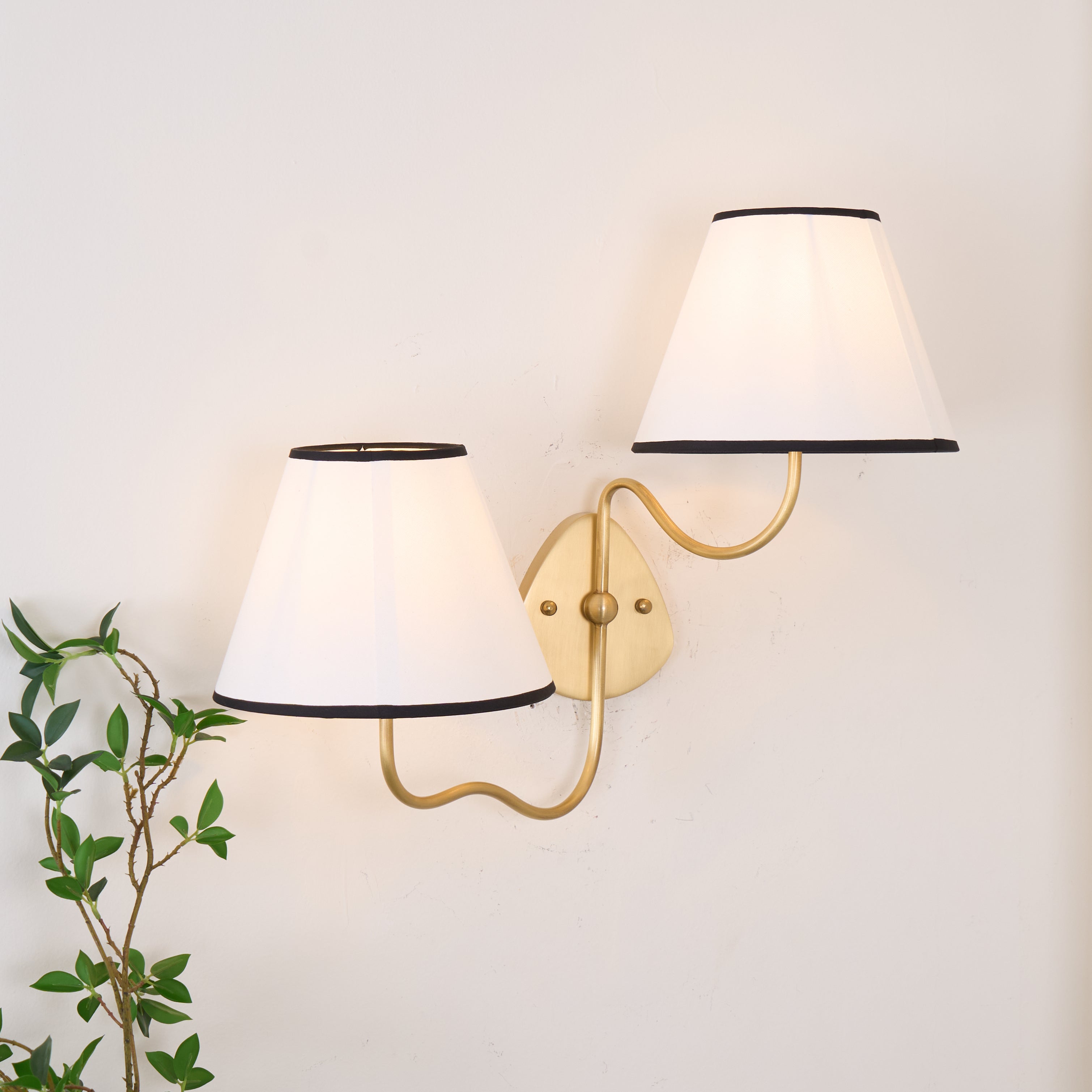 Ogimoral Wavy Wall Light