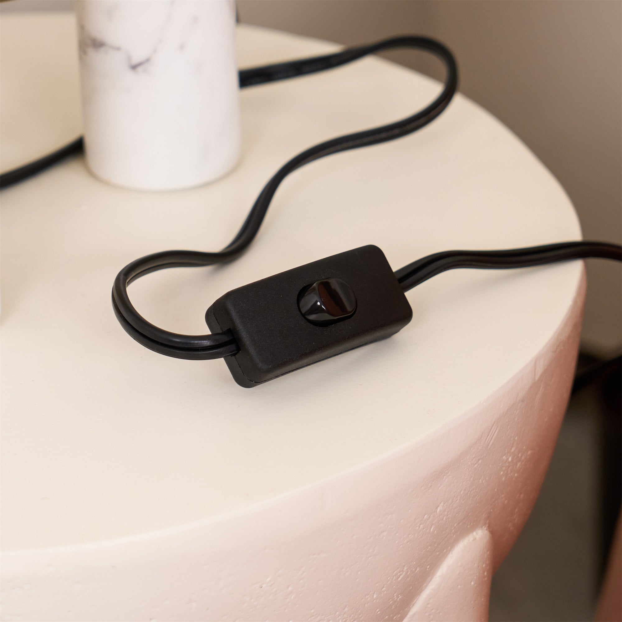 Mosa Tripod Marble Table Lamp