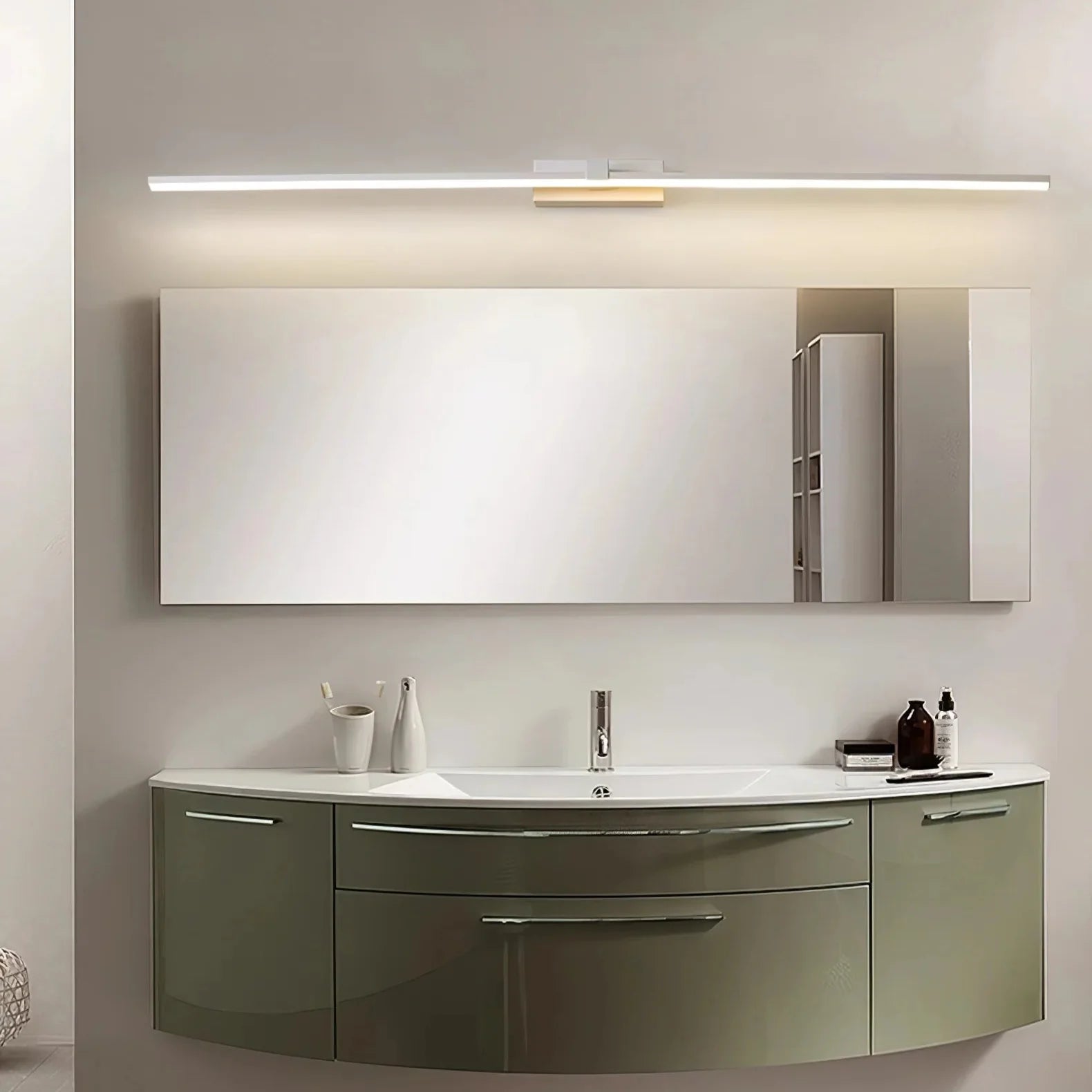 Batavel Wall Light