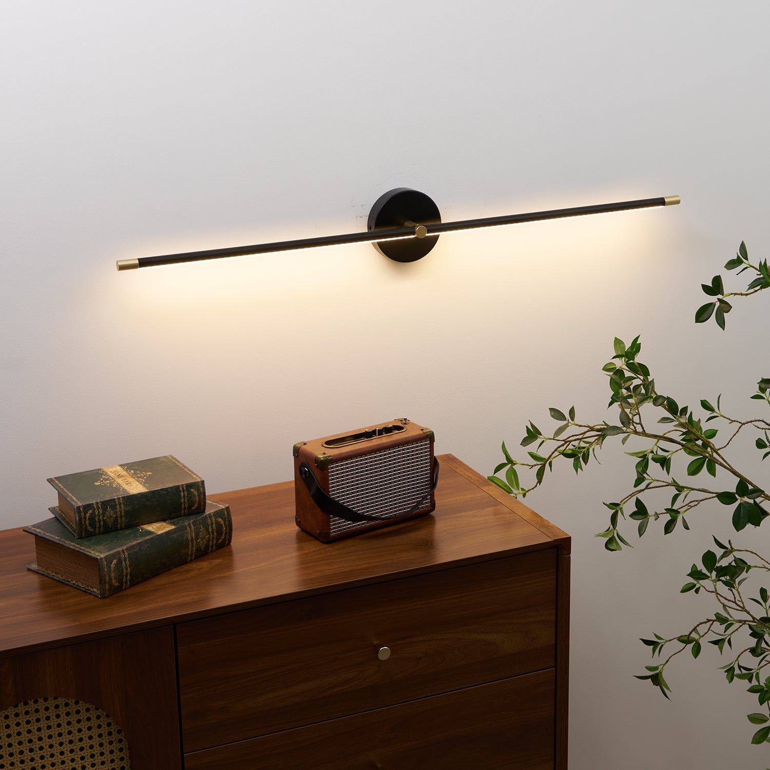 Allonano Linear Wall Light