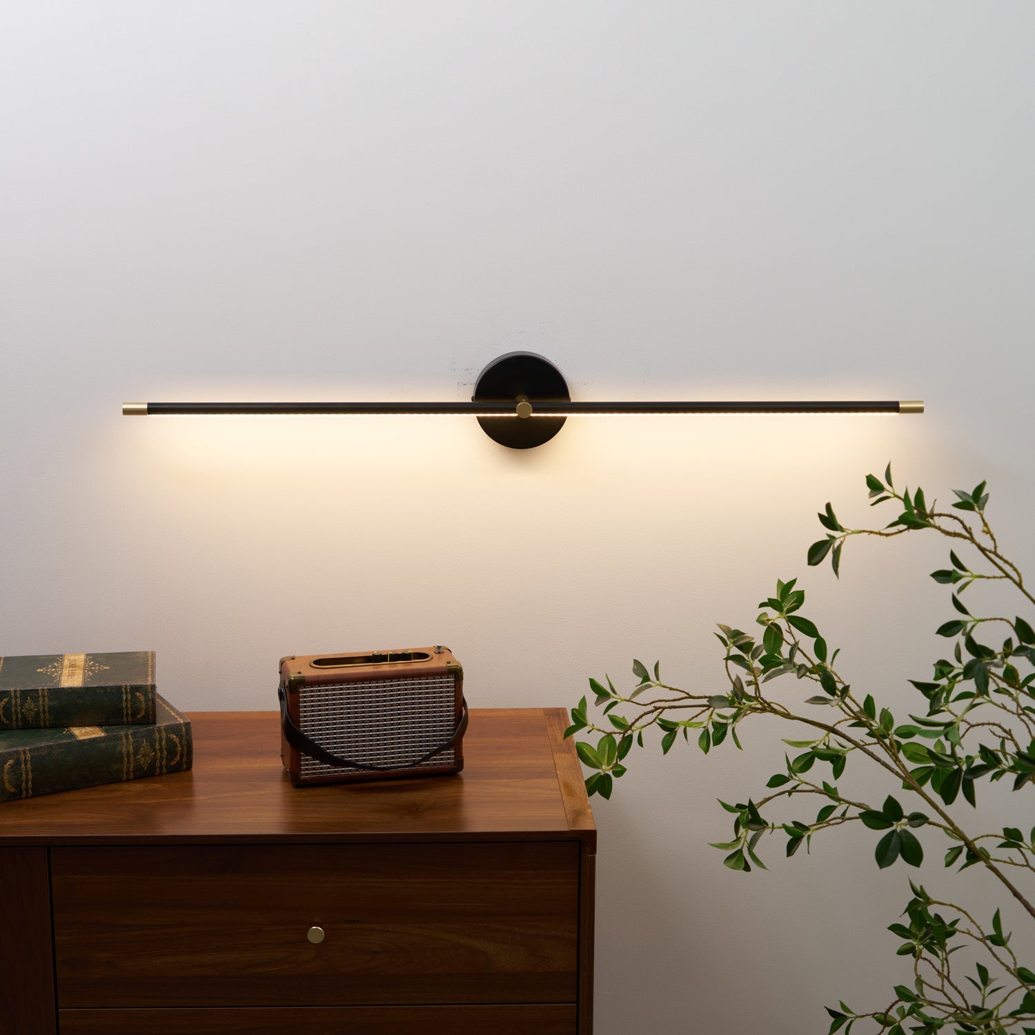 Allonano Linear Wall Light