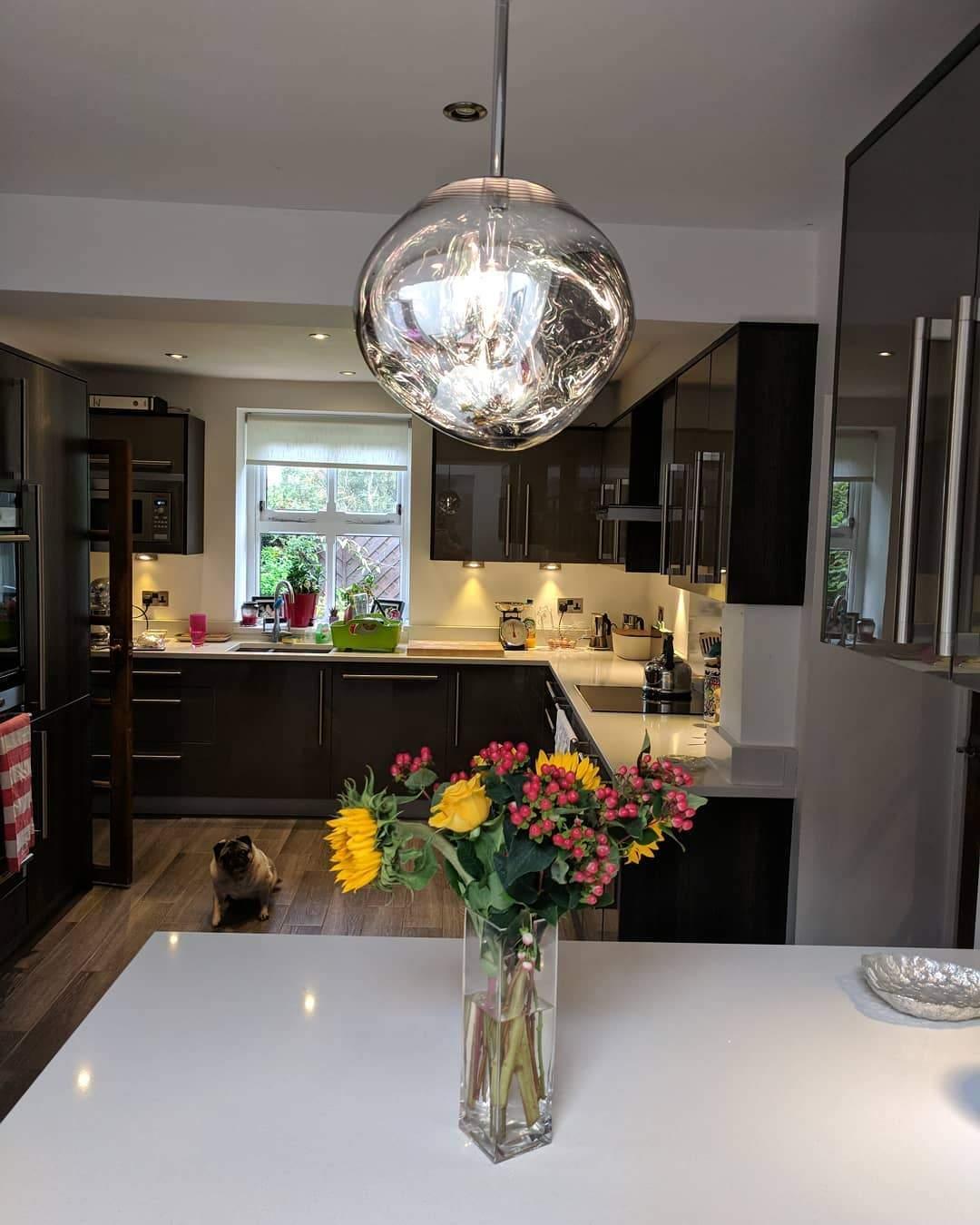 Allorvian Sculptural Pendant Light