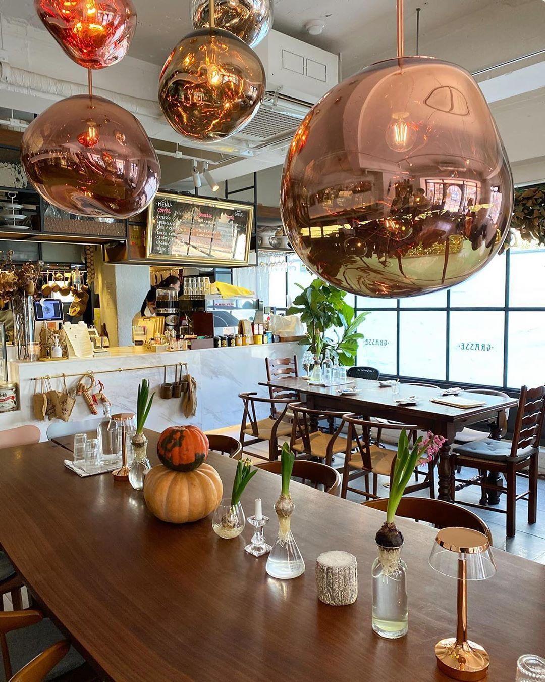 Allorvian Sculptural Pendant Light