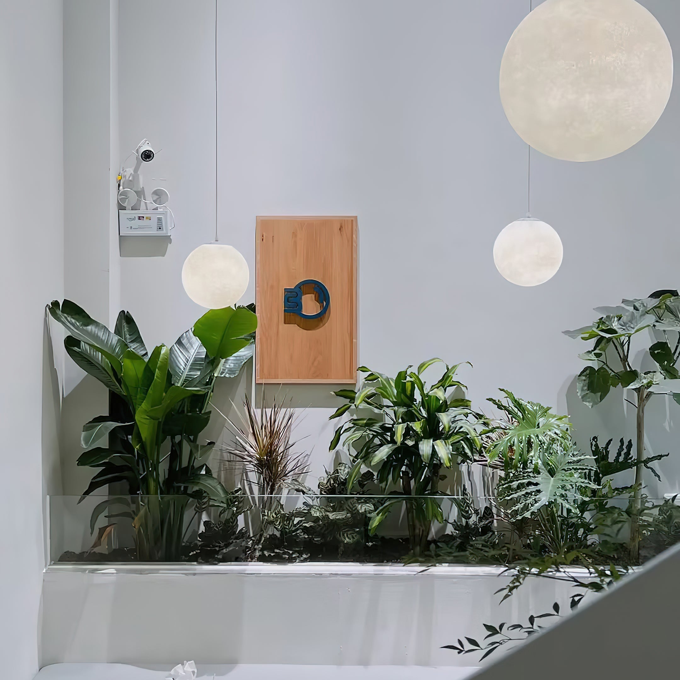 Hubelora Globe Pendant Light