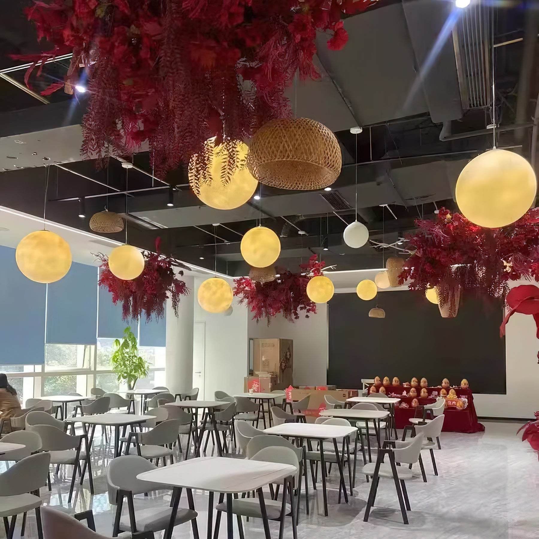 Hubelora Globe Pendant Light