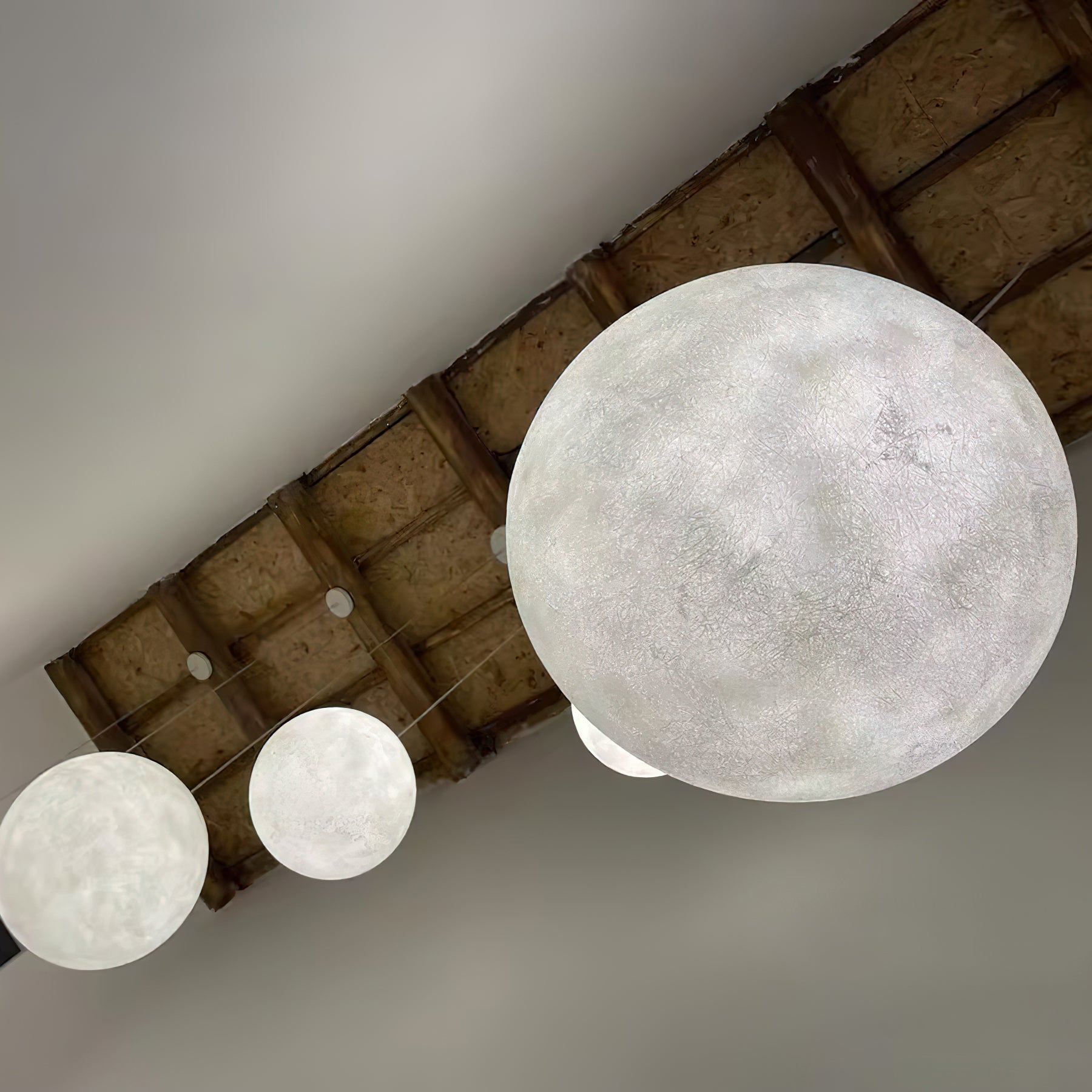 Hubelora Globe Pendant Light
