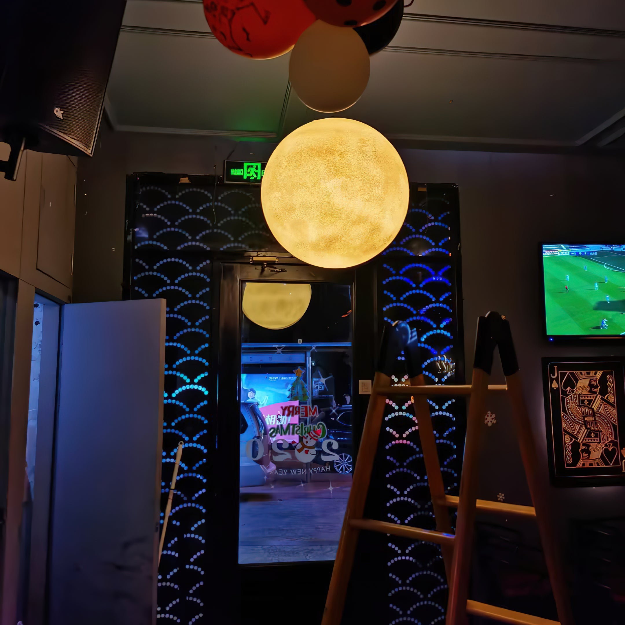 Hubelora Globe Pendant Light