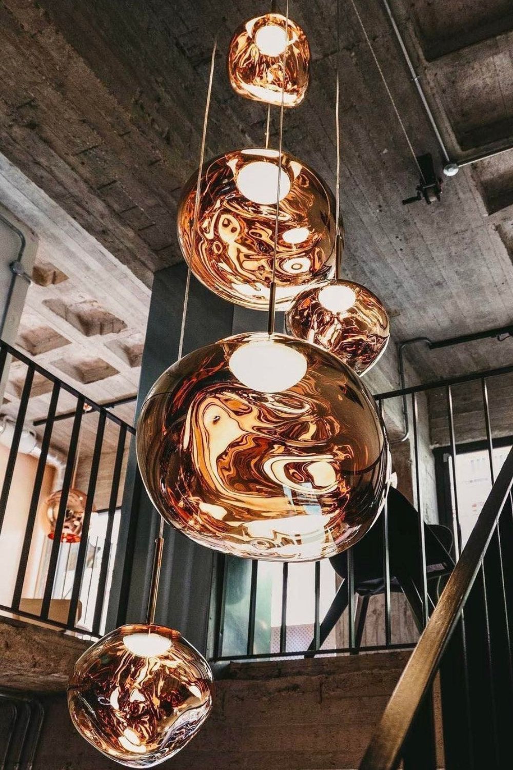 Allorvian Sculptural Pendant Light