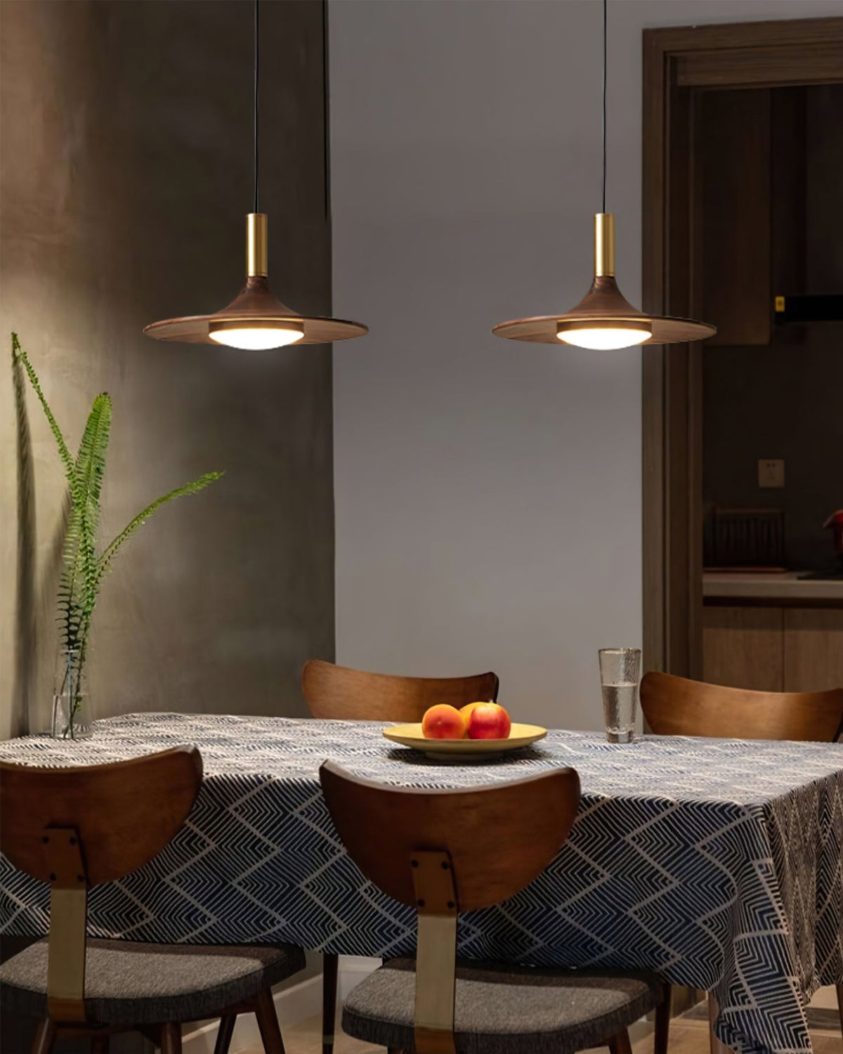 Oravor Articulated Pendant Light
