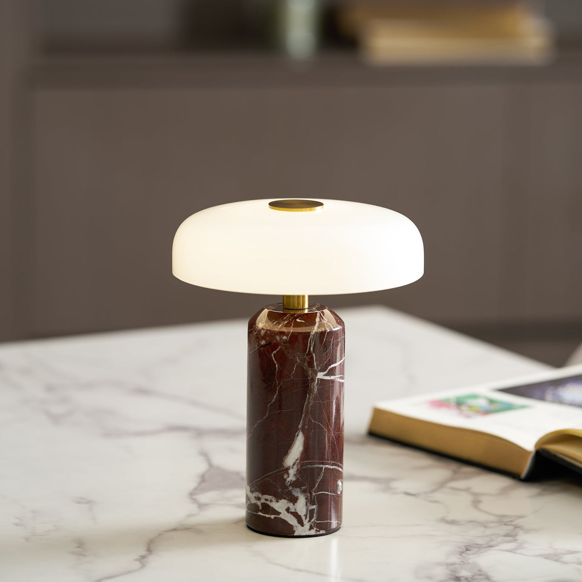 Ugonelor Table Lamp