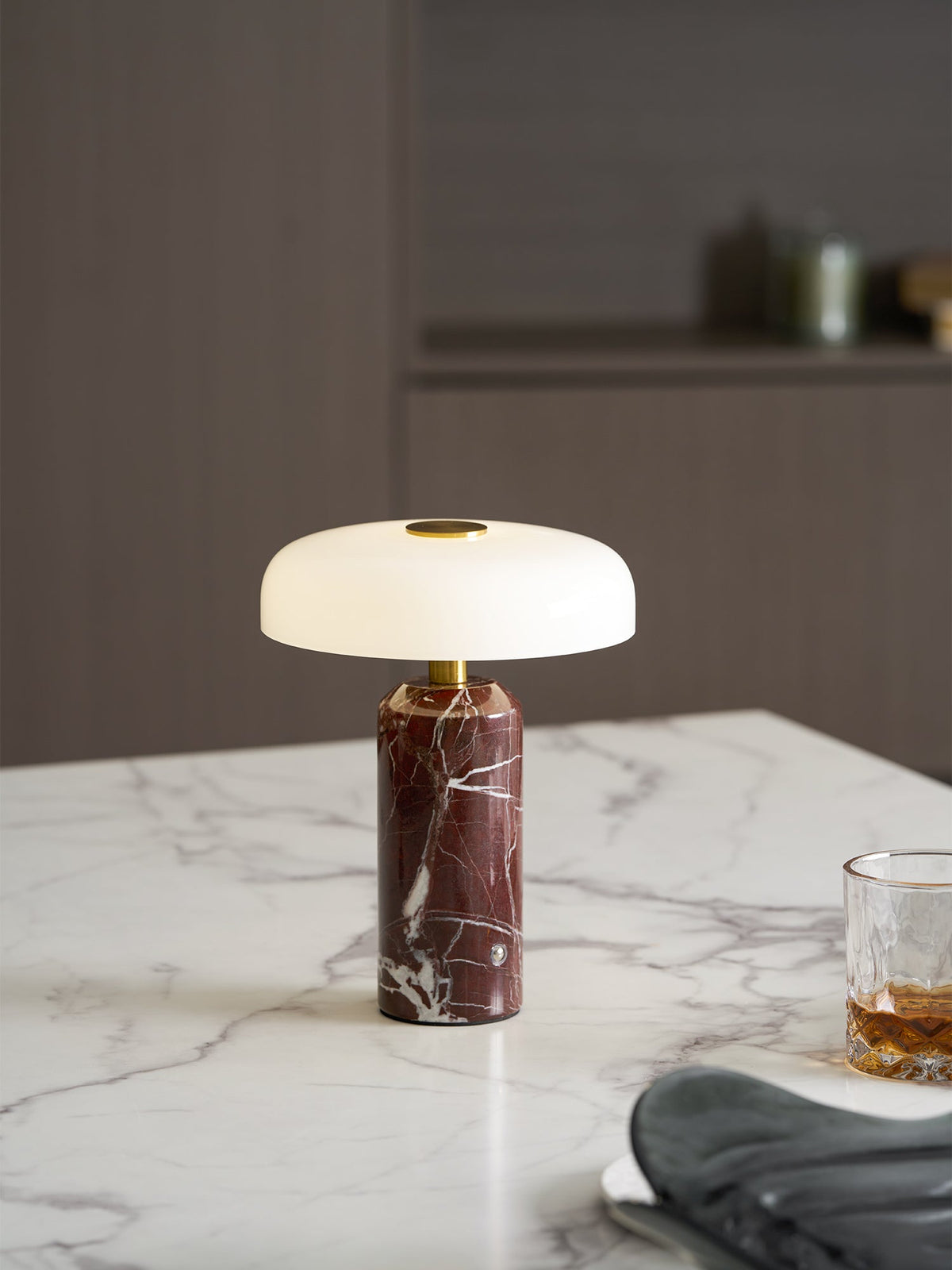 Ugonelor Table Lamp