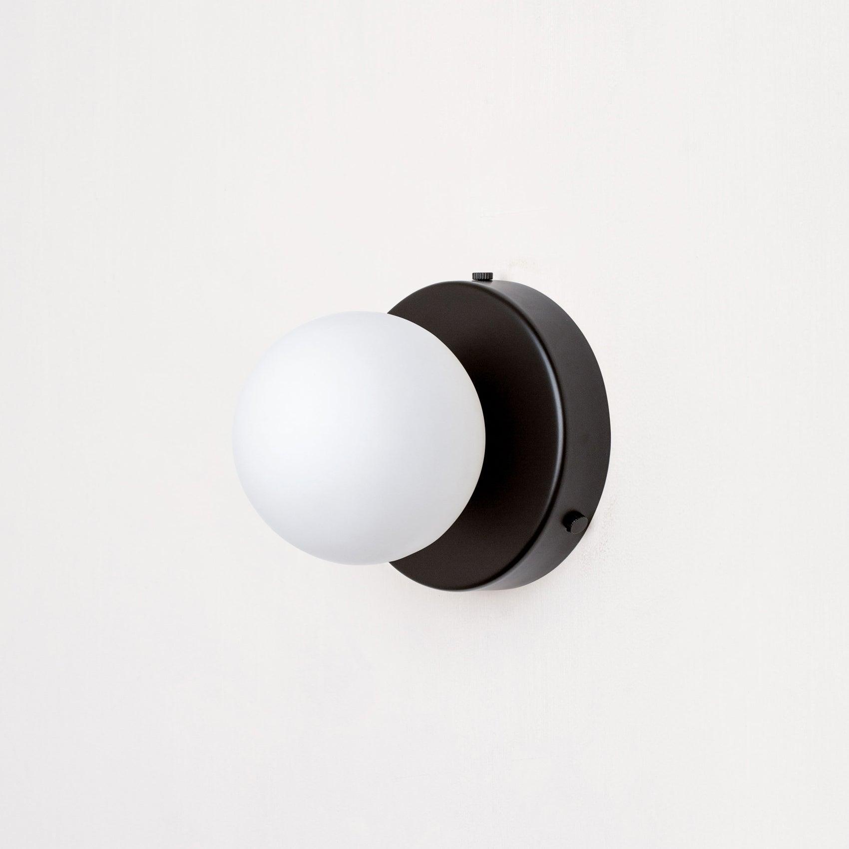 Hogon Globe Wall Light
