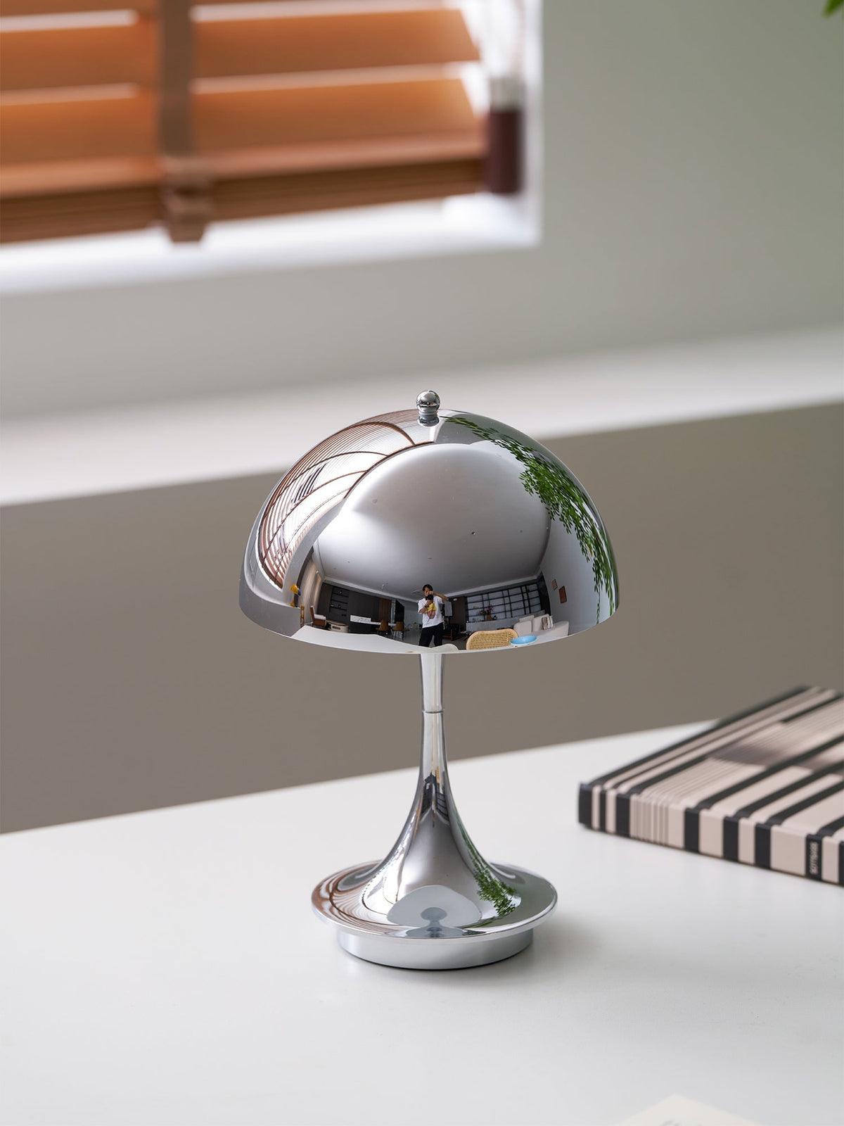 Geval Outdoor Table Lamp