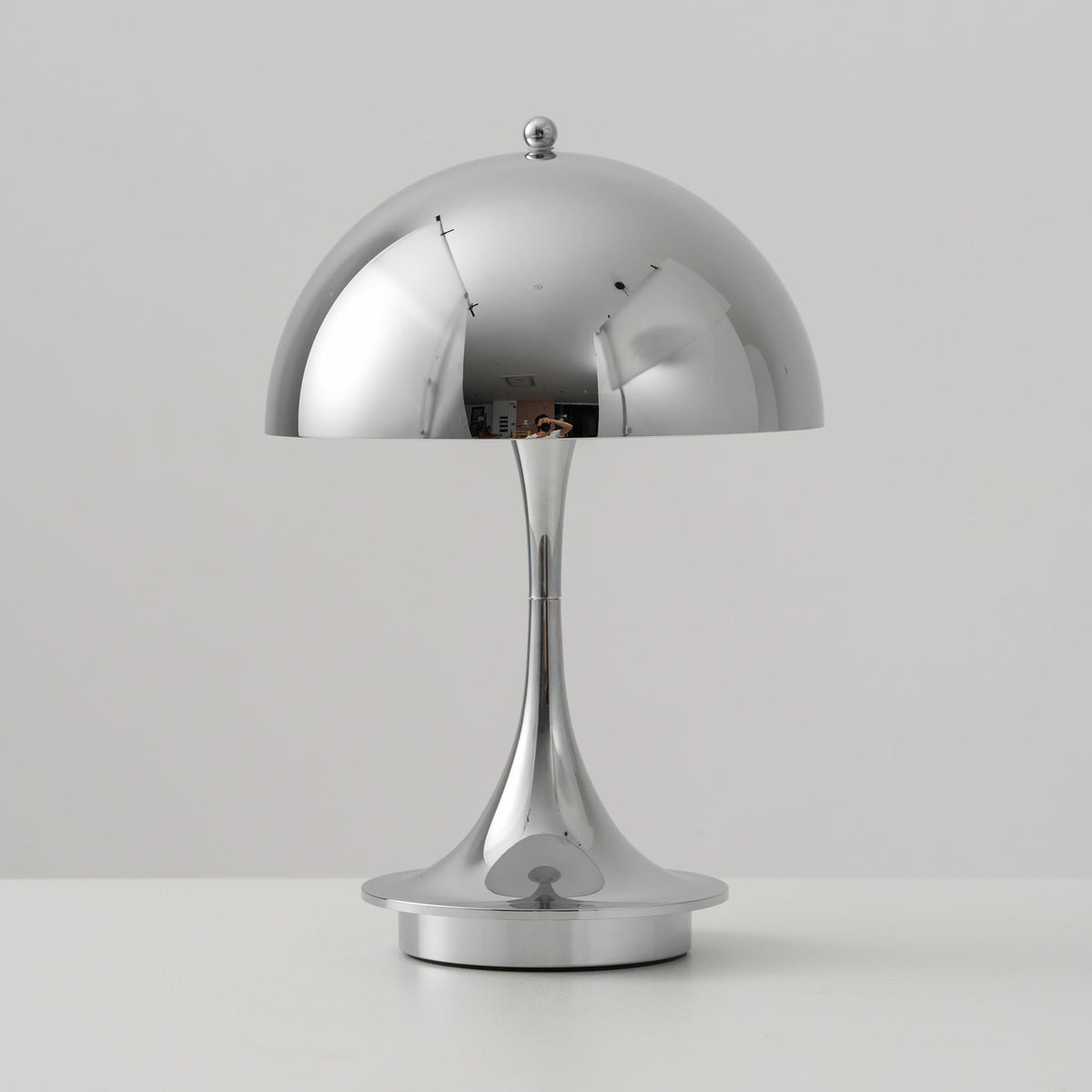 Geval Outdoor Table Lamp