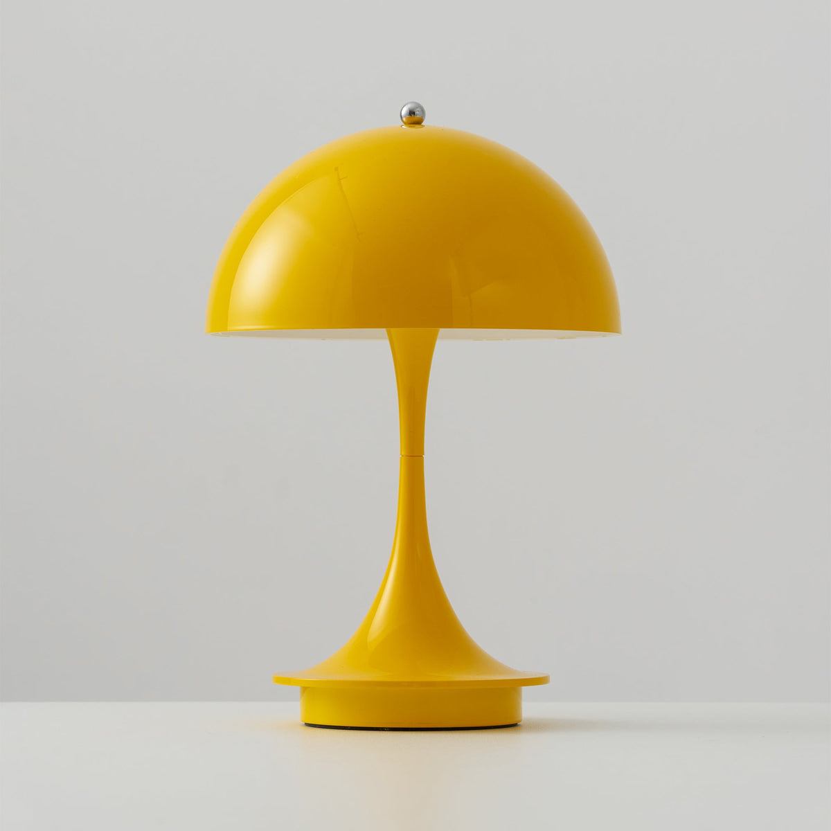 Geval Outdoor Table Lamp