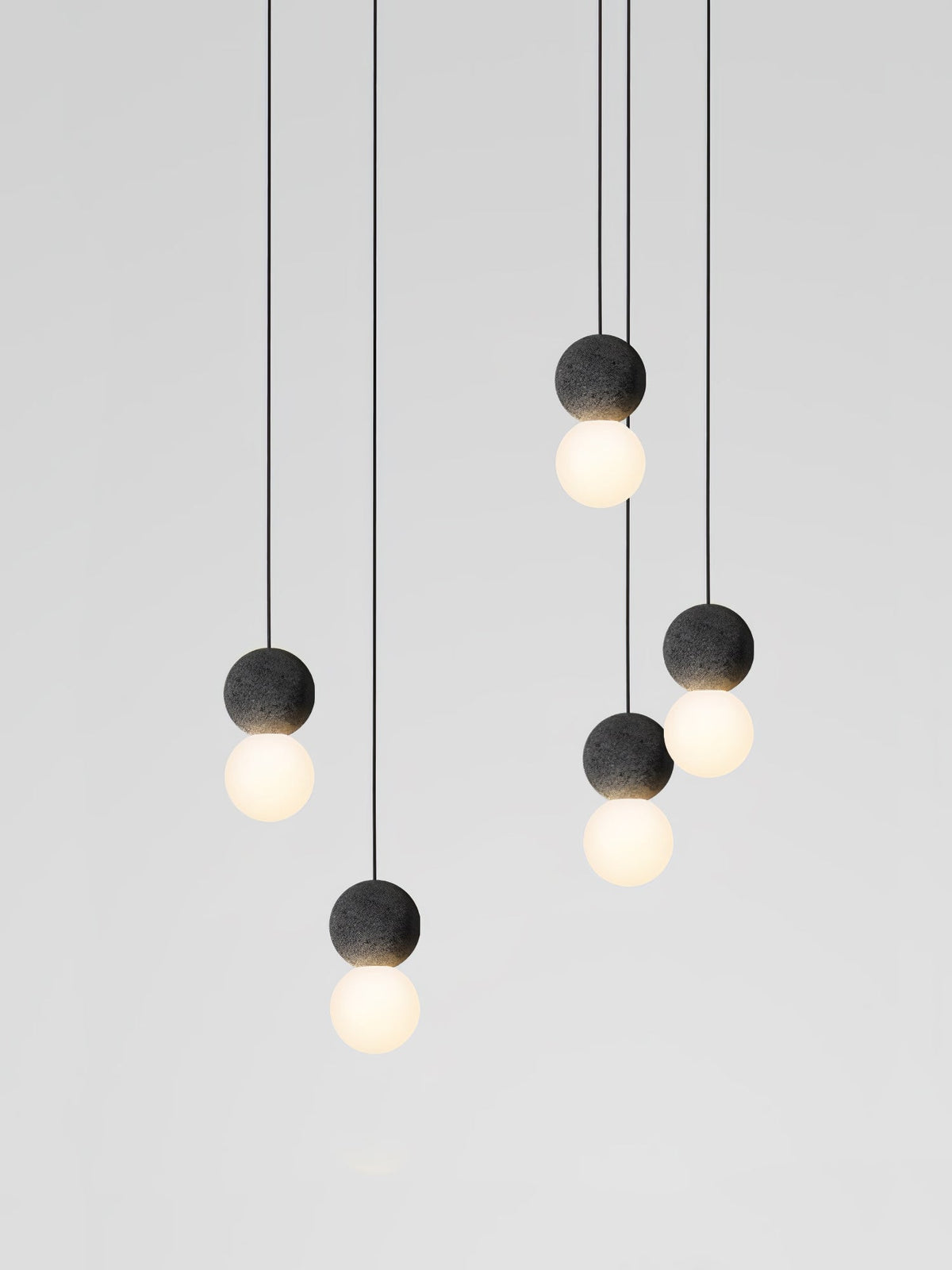 Ifuo Globe Pendant Light
