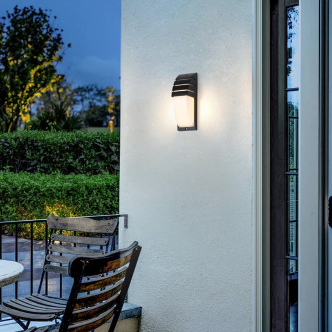 Arvexiva Outdoor Wall Light