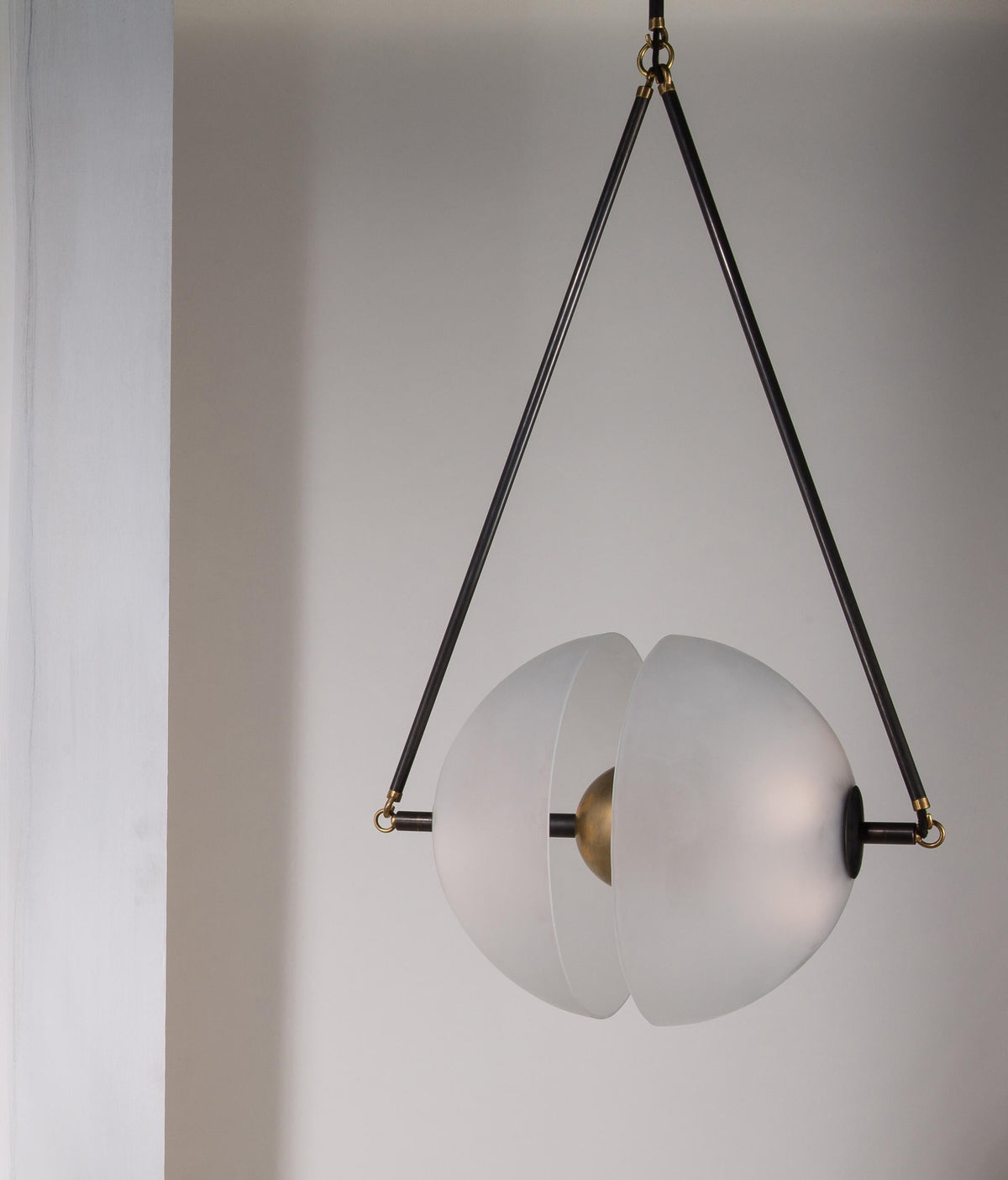 Ceturo Sculptural Pendant Light