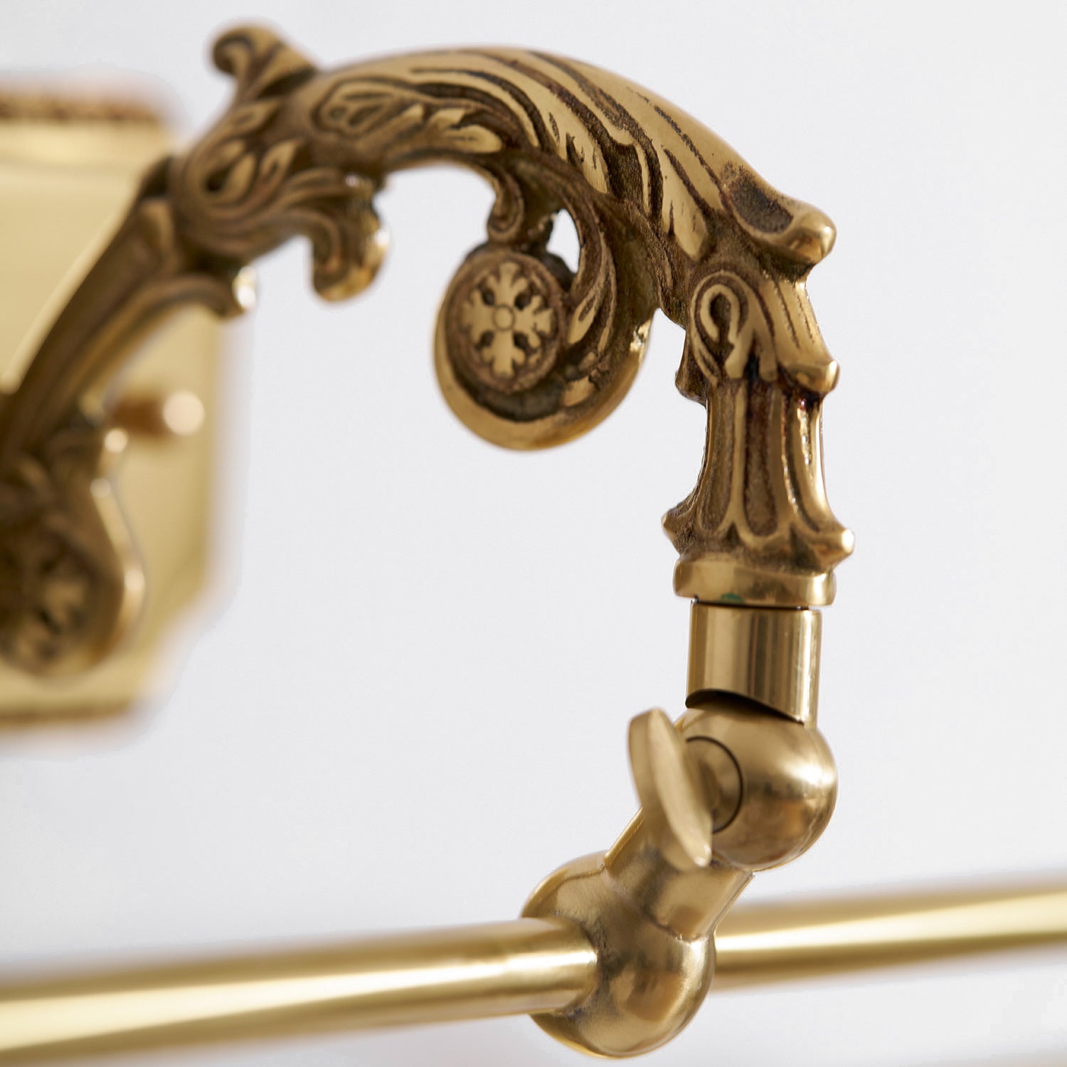 Armelella Gallery Wall Light