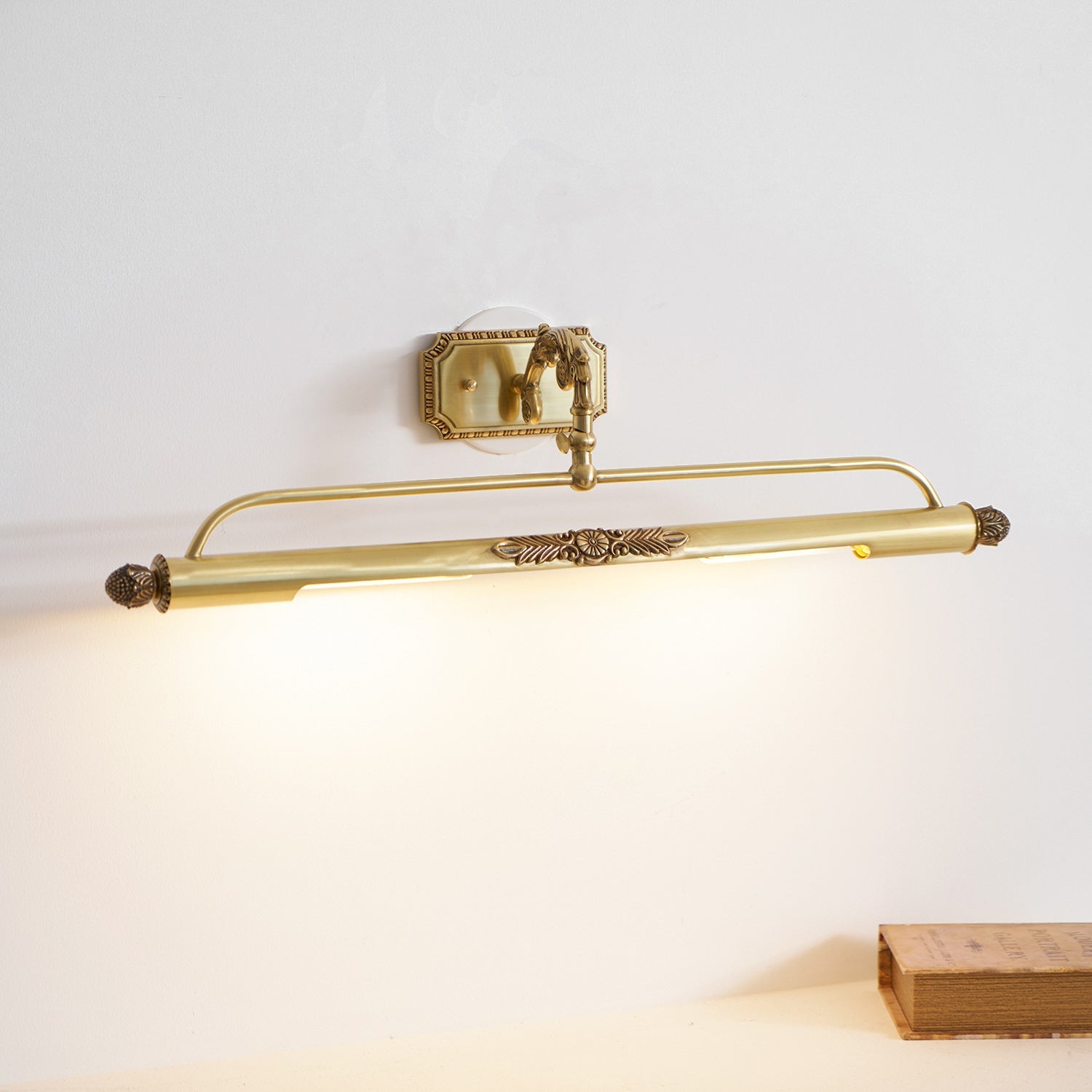 Armelella Gallery Wall Light