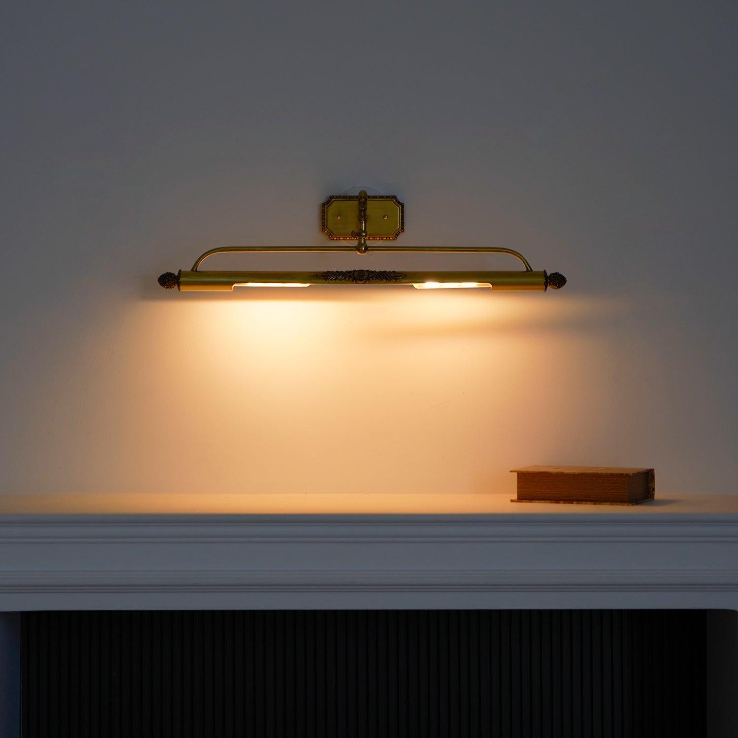 Armelella Gallery Wall Light
