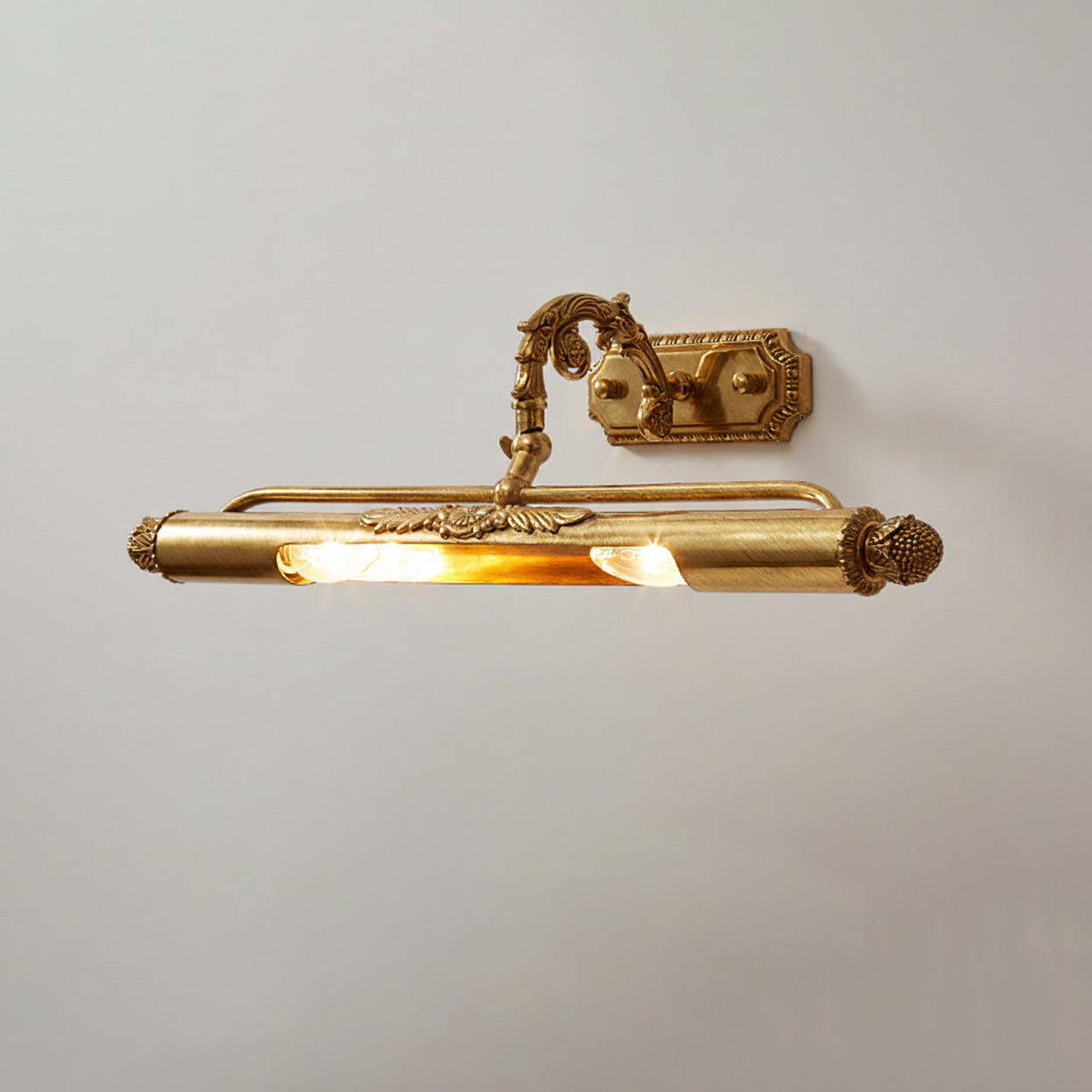 Armelella Gallery Wall Light