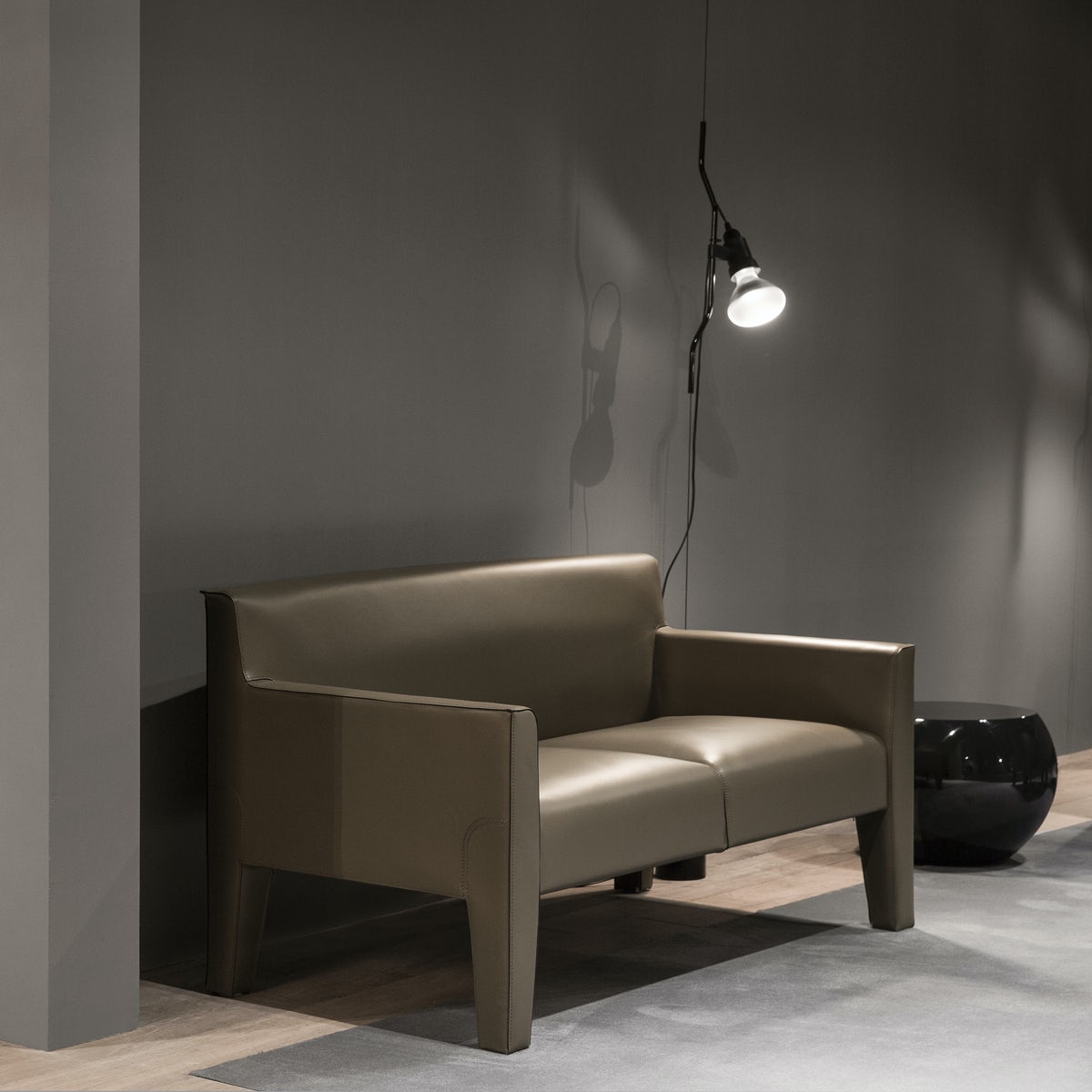 Pabel Floor to Ceiling Light