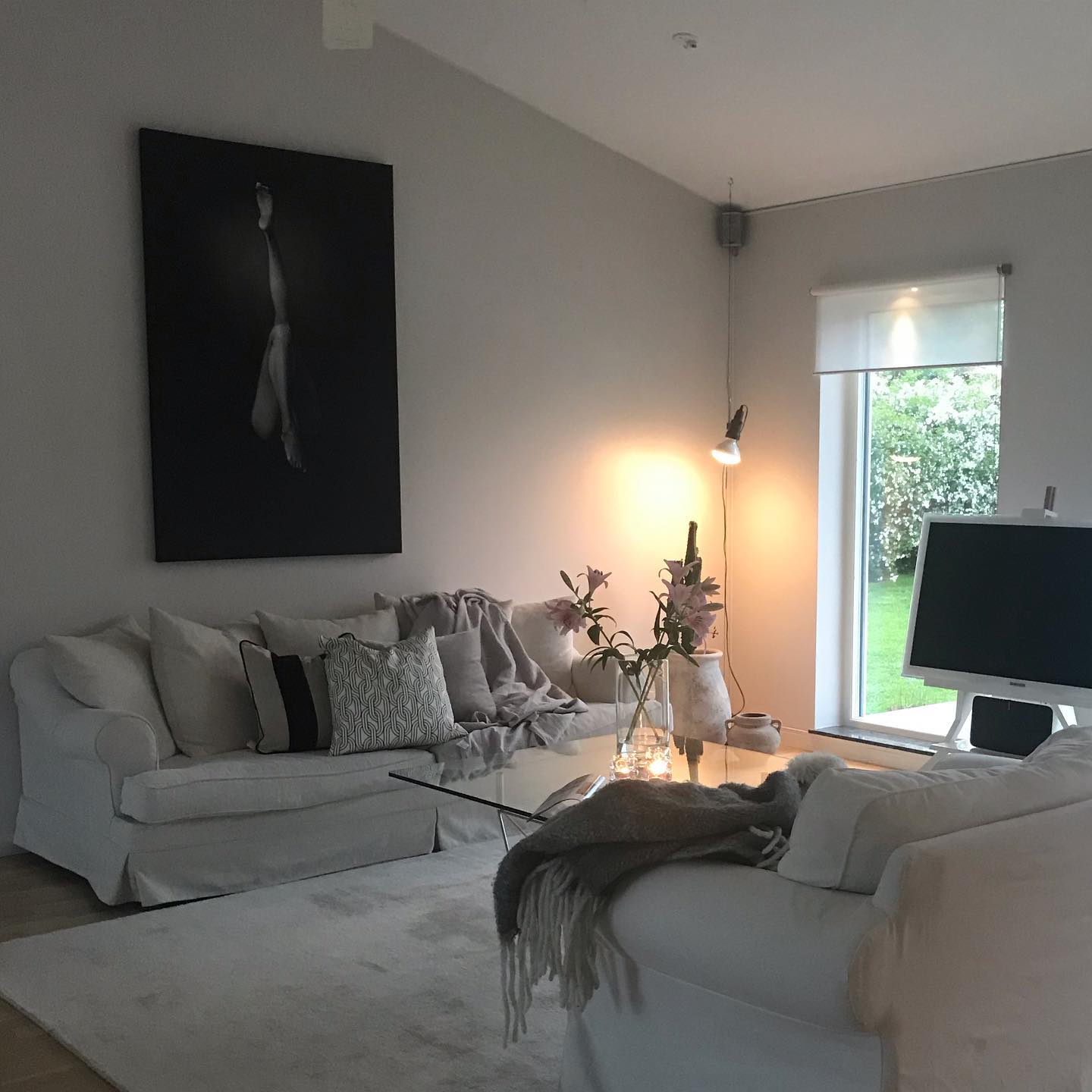 Pabel Floor to Ceiling Light