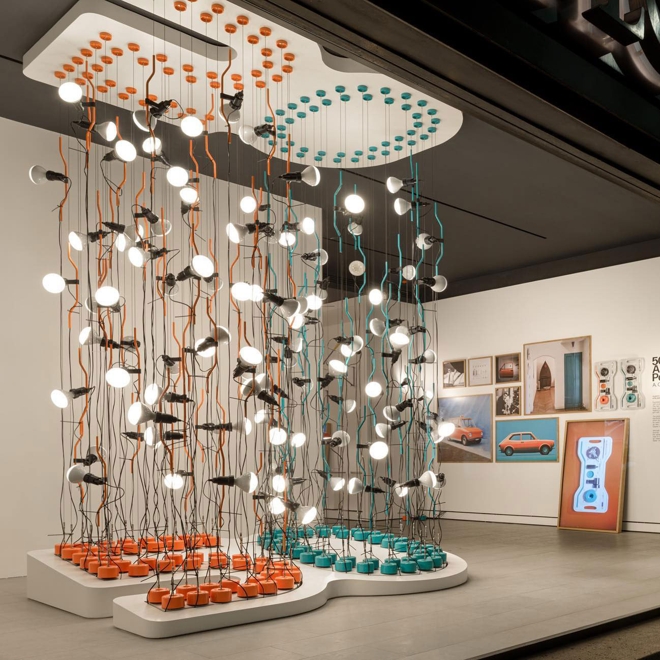 Pabel Floor to Ceiling Light