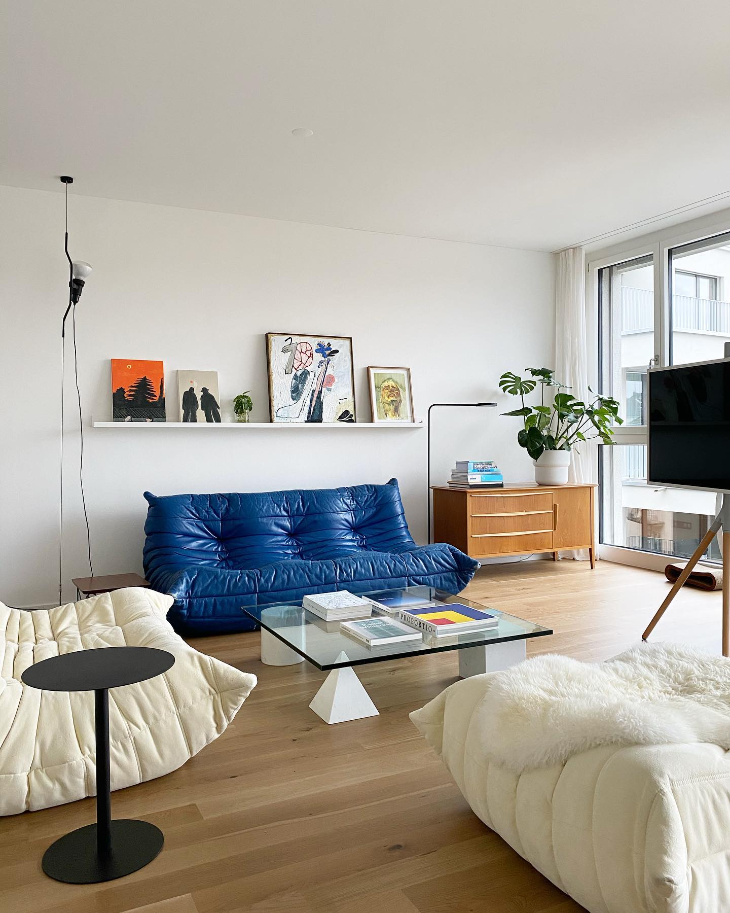 Pabel Floor to Ceiling Light