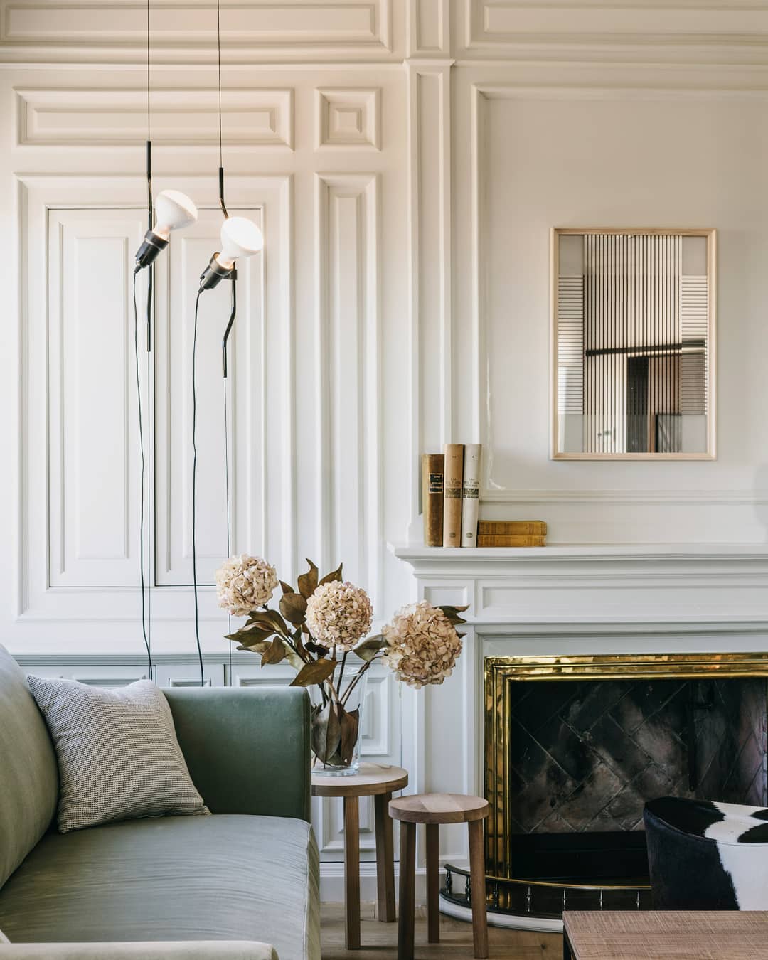 Pabel Floor to Ceiling Light