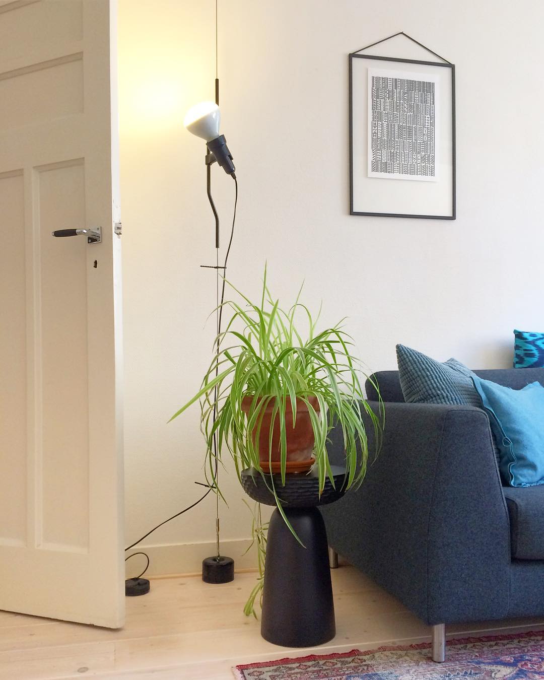 Pabel Floor to Ceiling Light