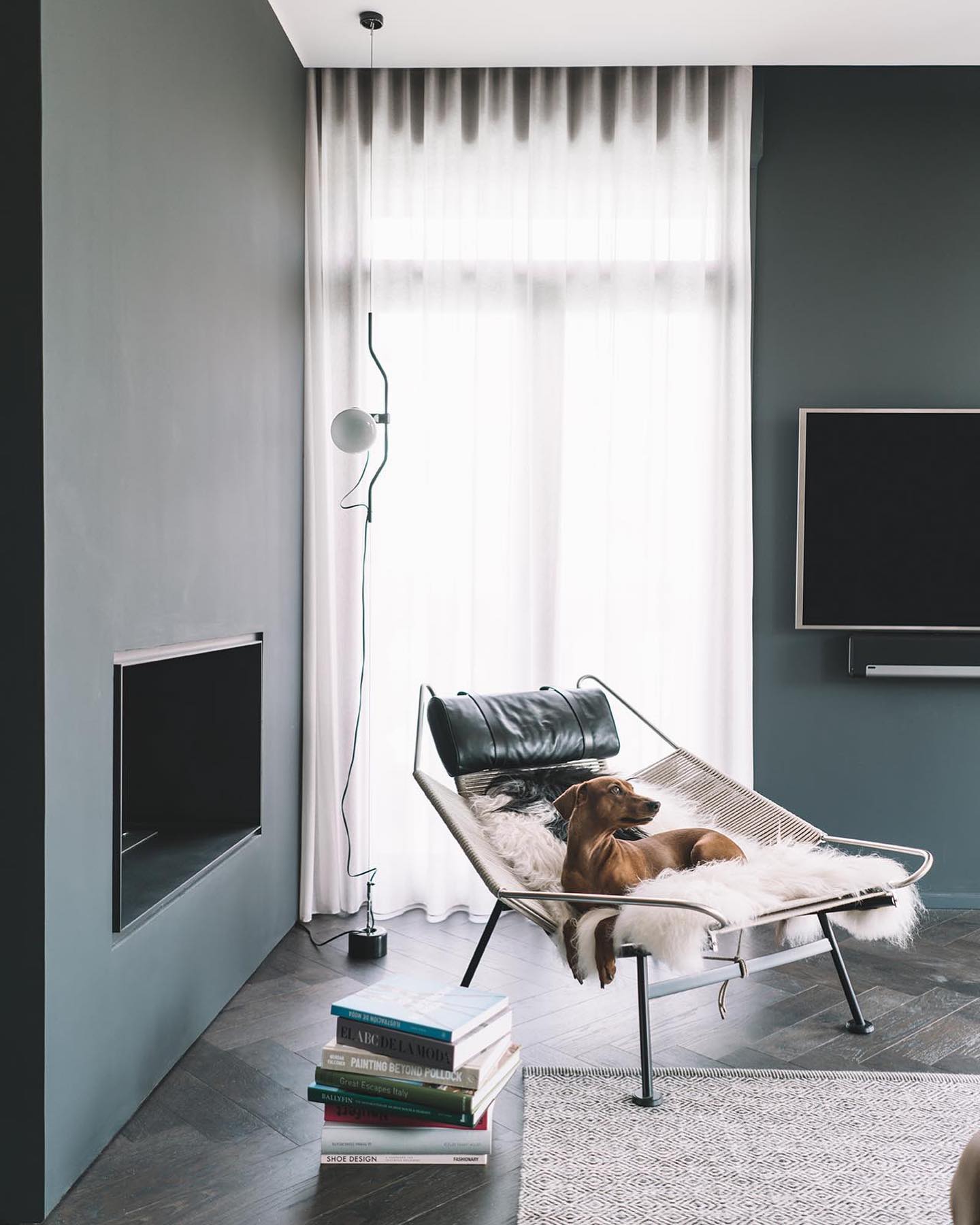 Pabel Floor to Ceiling Light