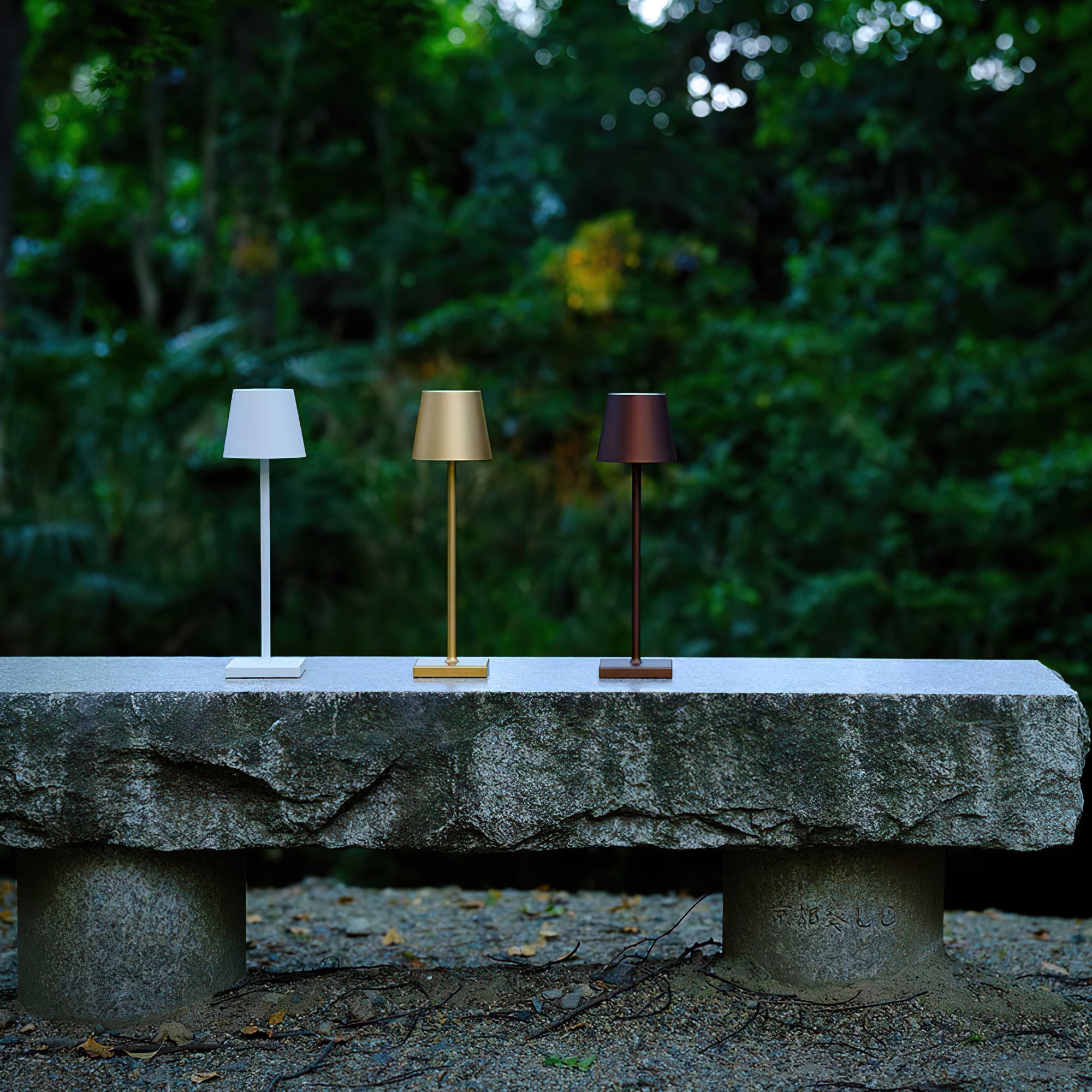 Araraano Portable Table Lamp