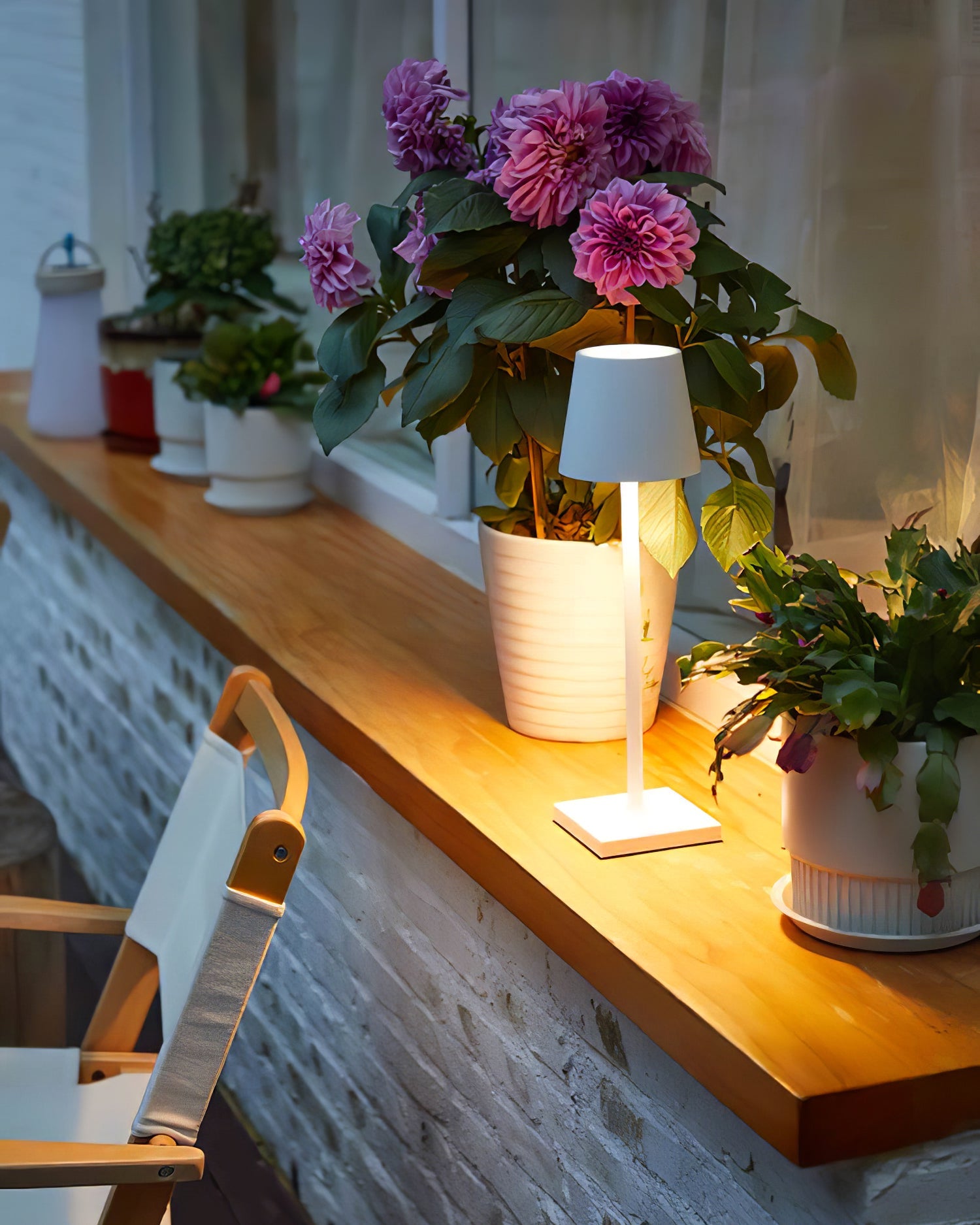 Araraano Portable Table Lamp