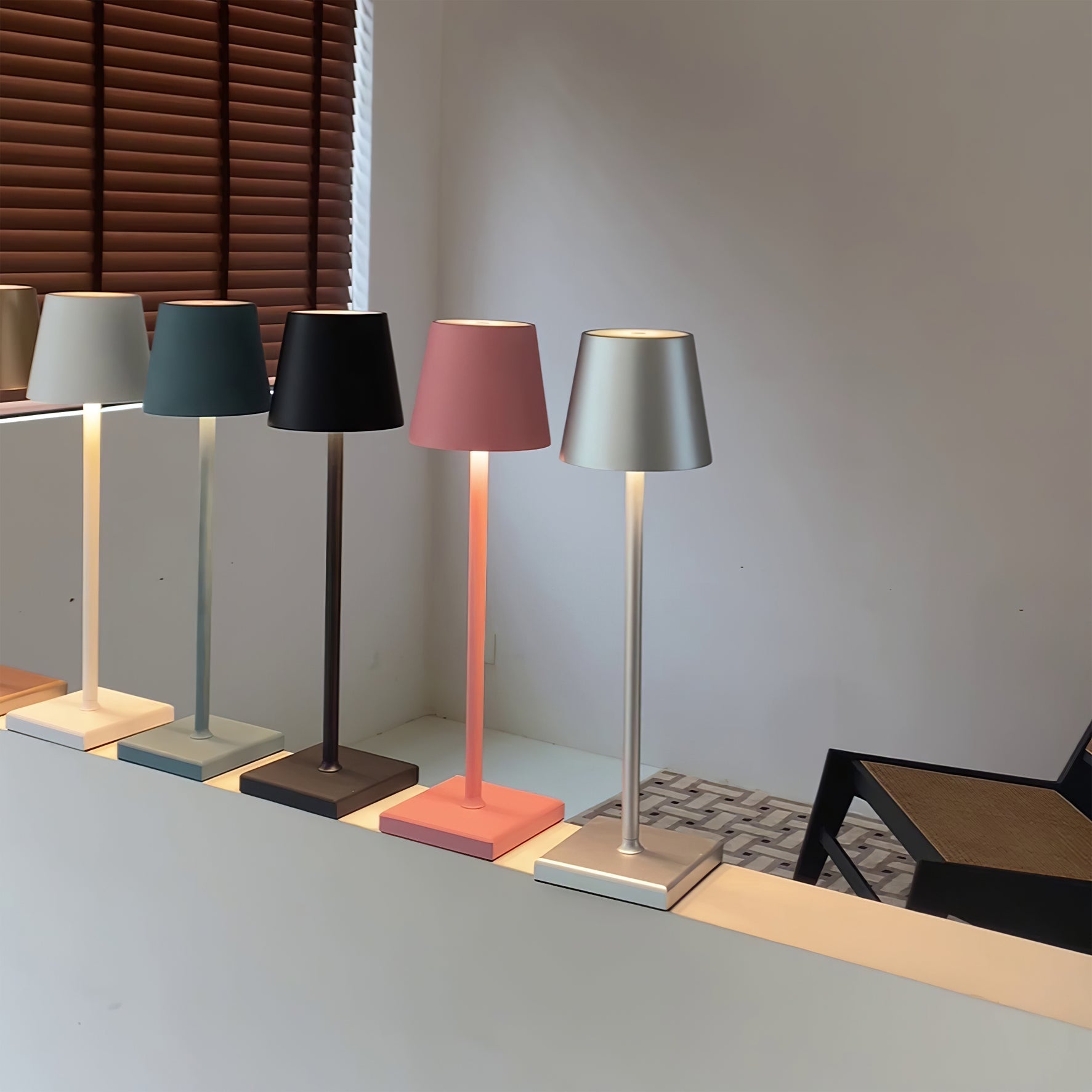 Araraano Portable Table Lamp