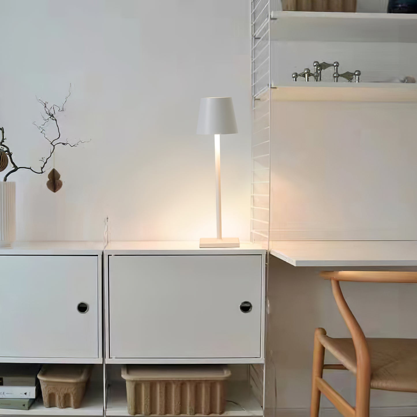Araraano Portable Table Lamp