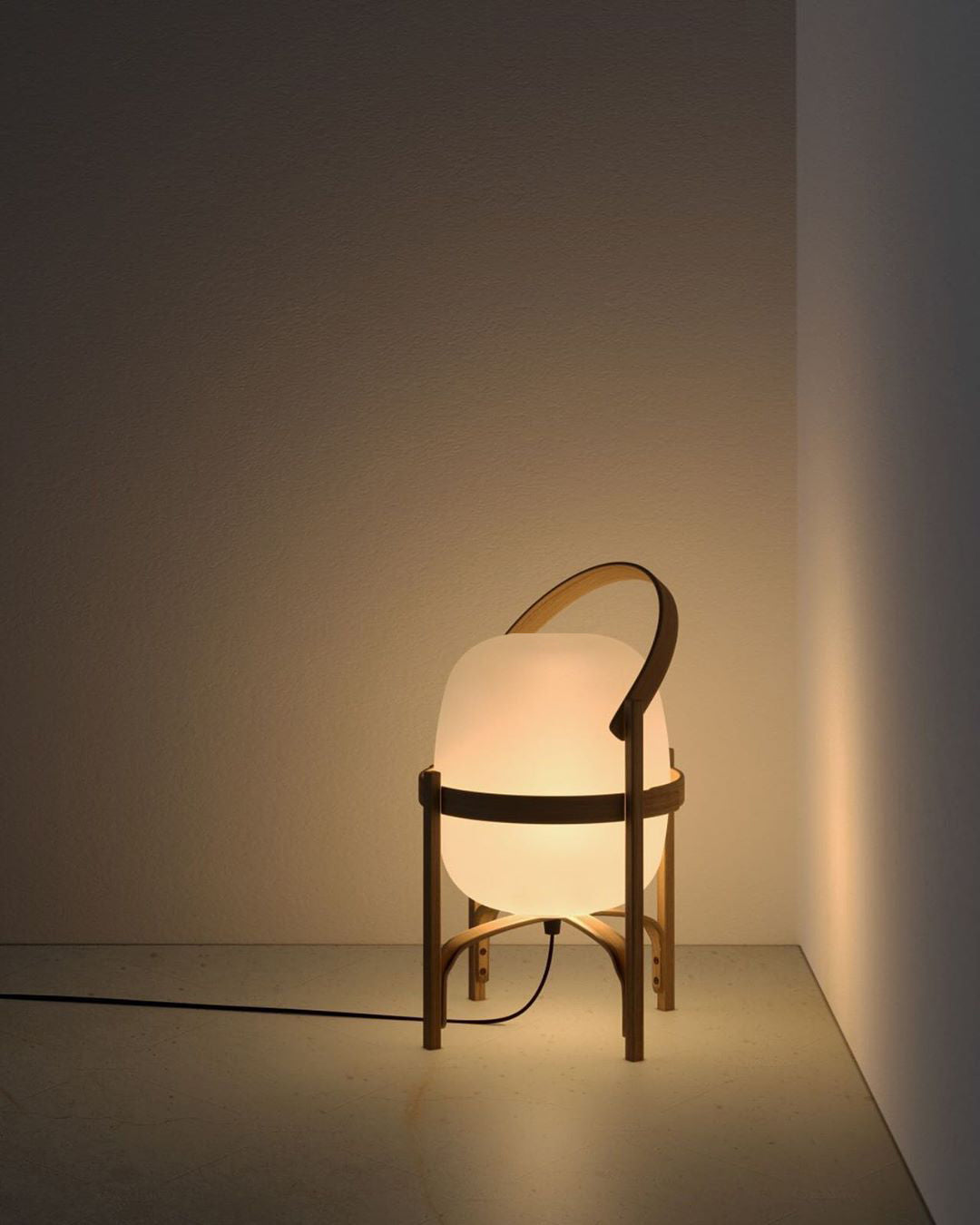 Itovelon Lantern Table Lamp