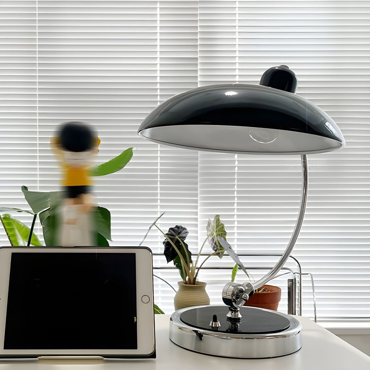 Retro Curve Desk Lamp – detail 4
