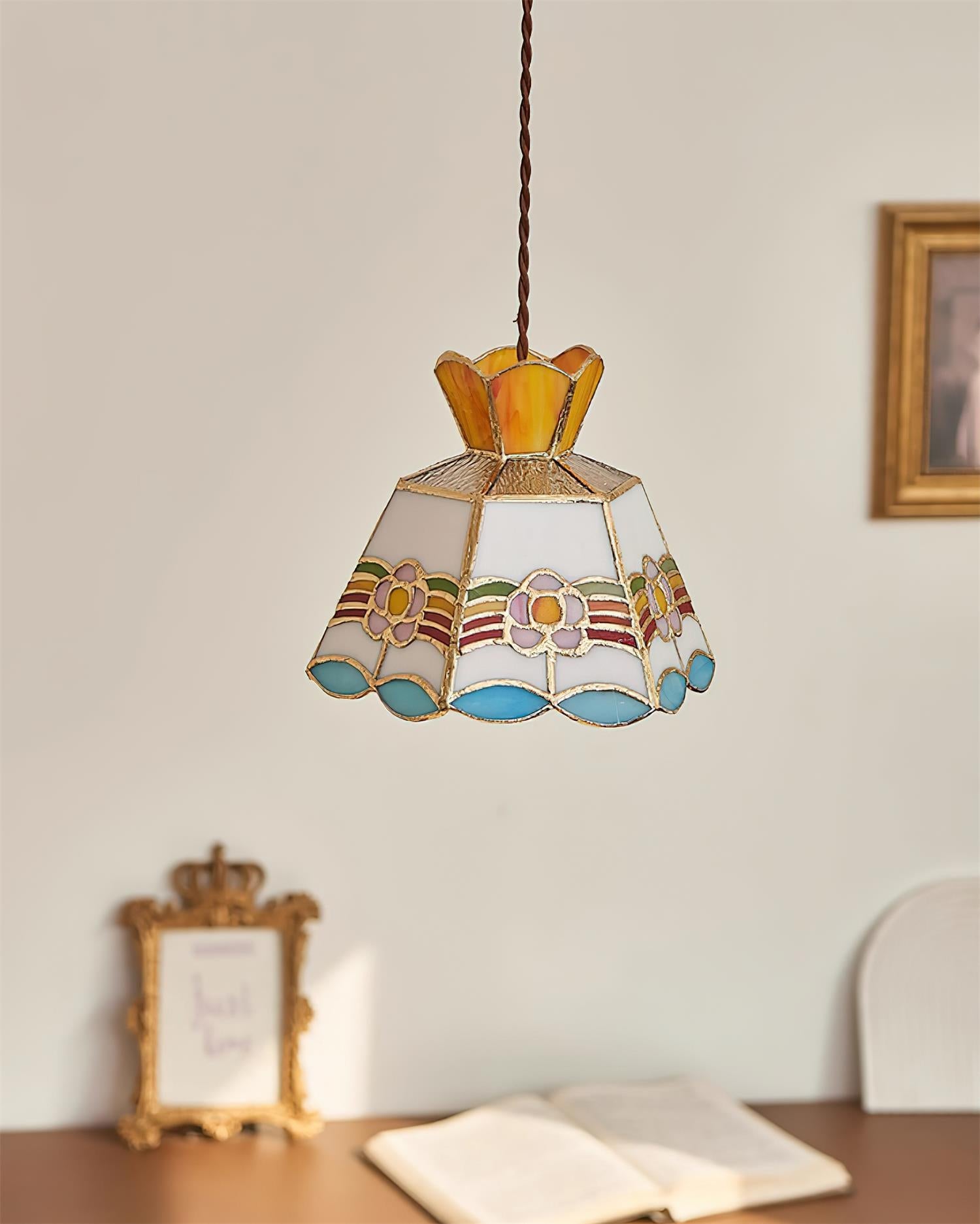 Deliressa Tiffany Pendant Light