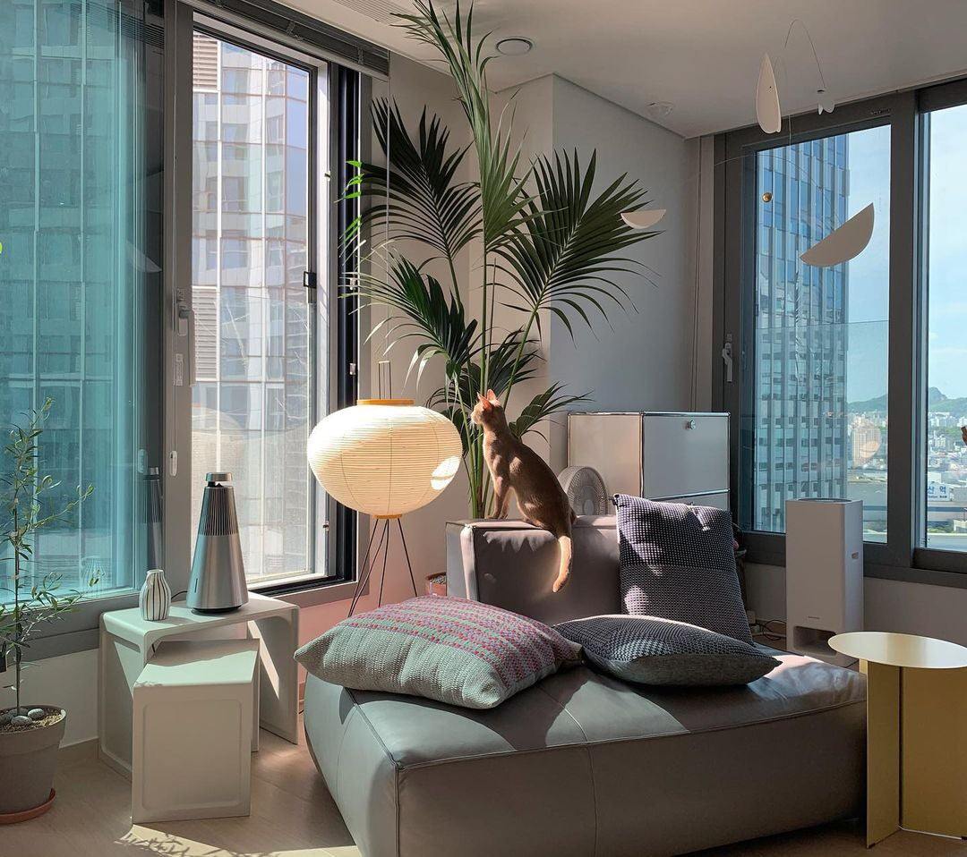 Alellan Sculptural Floor Lamp