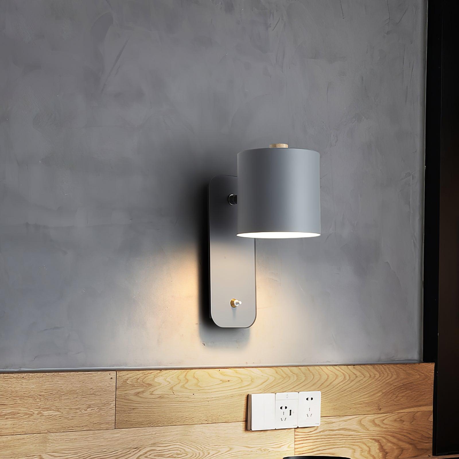 Manzo Wall Light