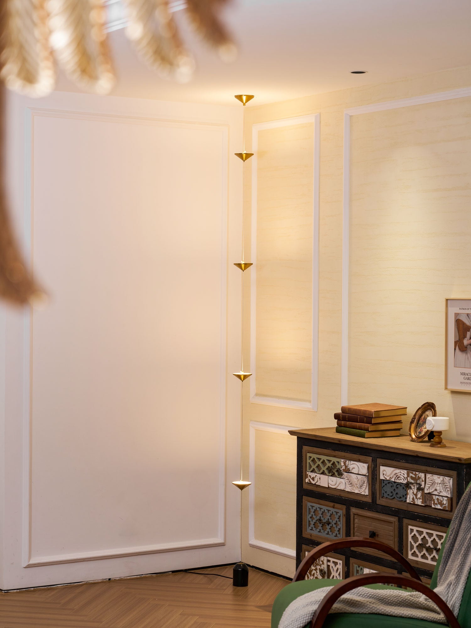 Alirya Cone Floor To Ceiling Lamp