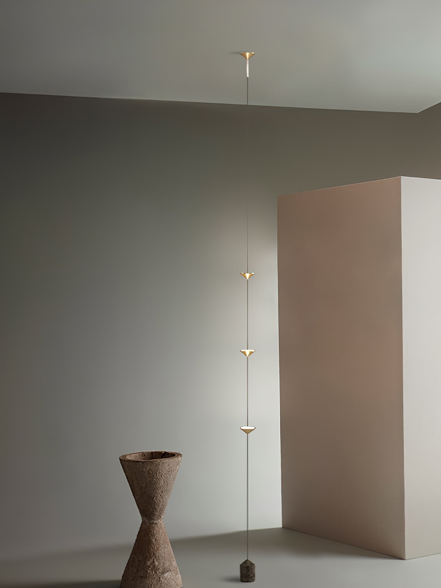 Alirya Cone Floor To Ceiling Lamp