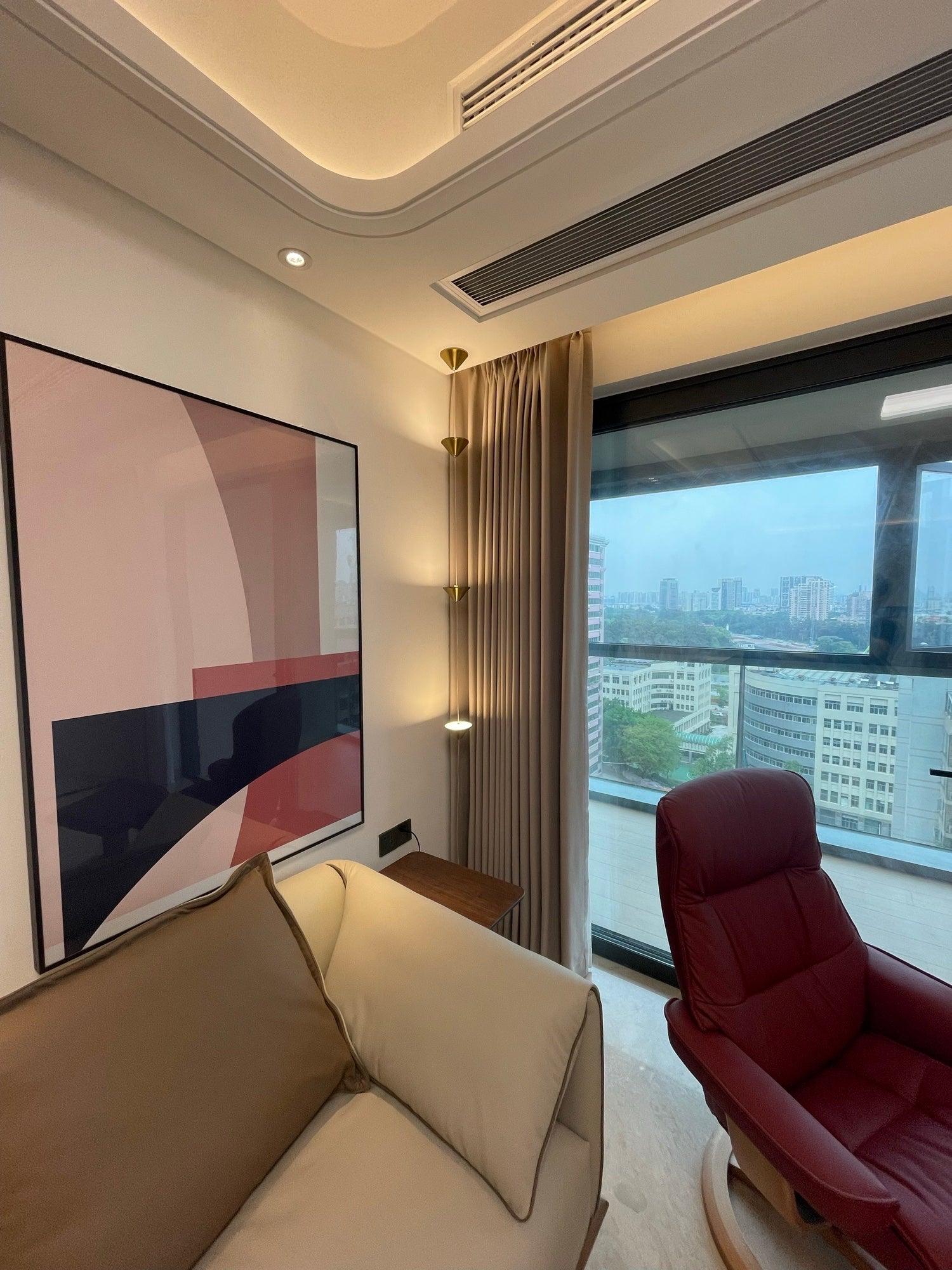 Alirya Cone Floor To Ceiling Lamp